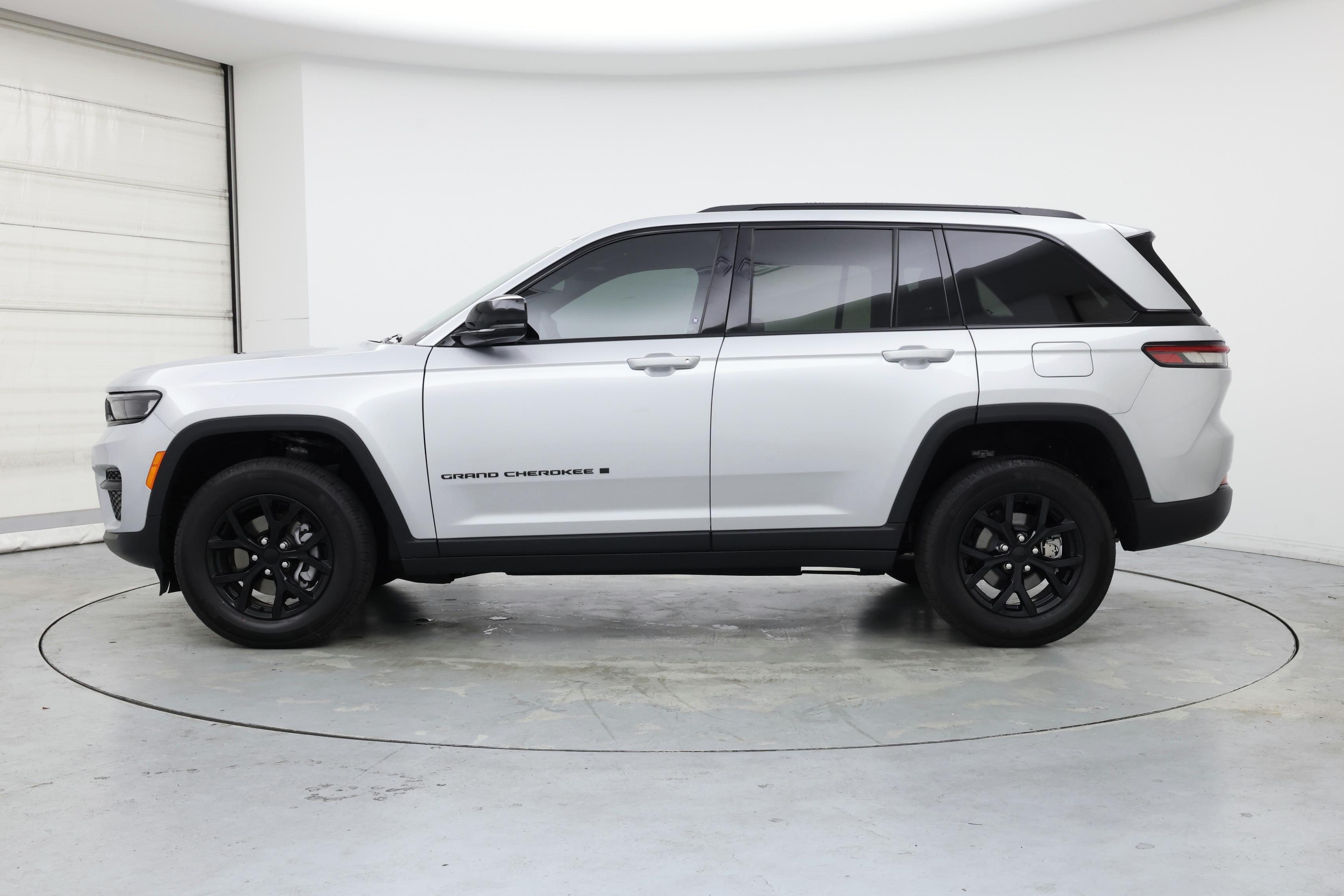 Thumbnail: 2025 Jeep Grand Cherokee - 3