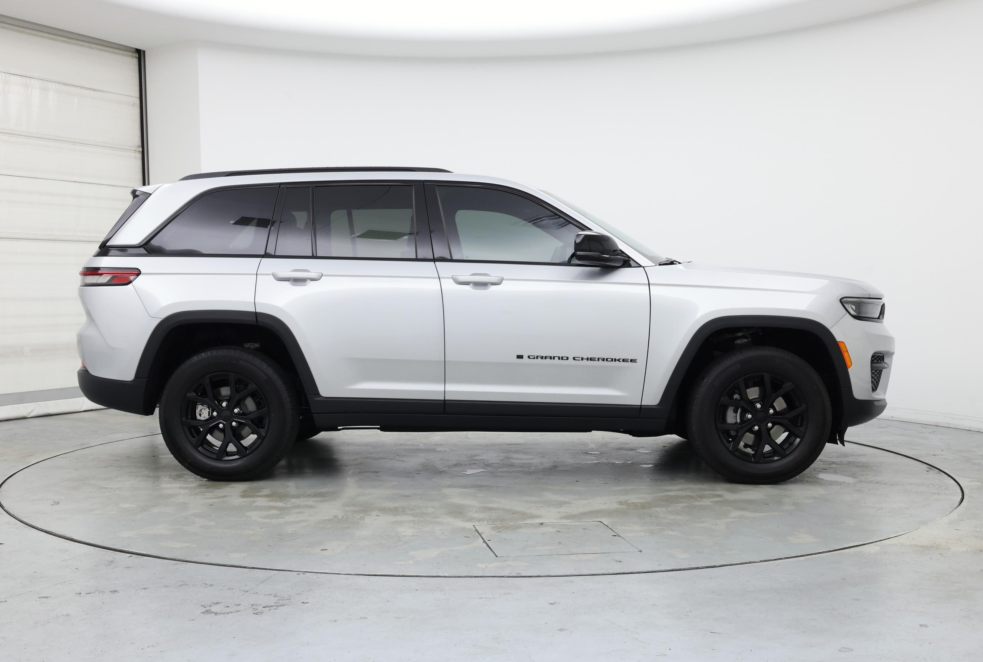 Thumbnail: 2025 Jeep Grand Cherokee - 7