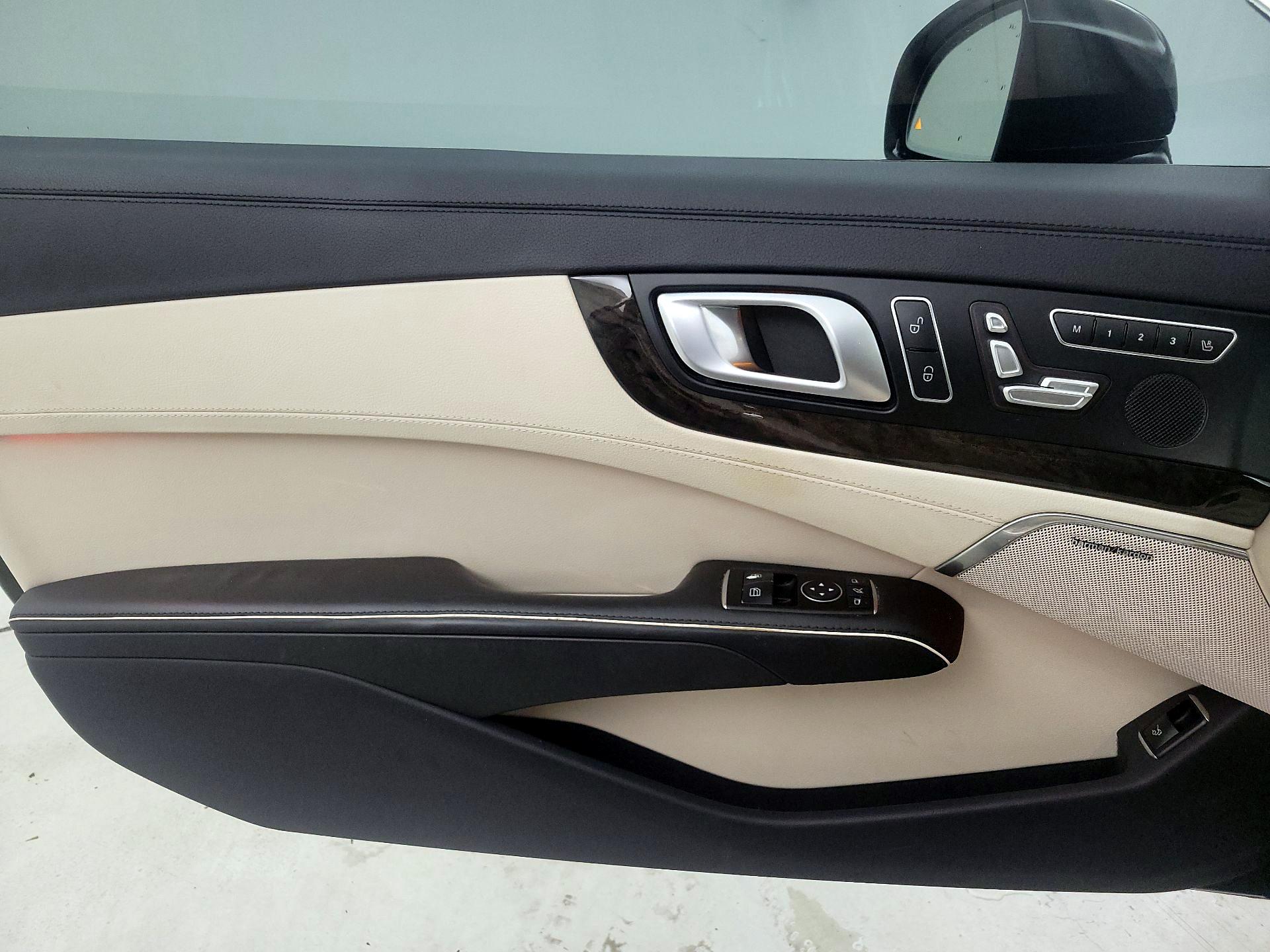Thumbnail: 2016 Mercedes-Benz SL-Class - 12
