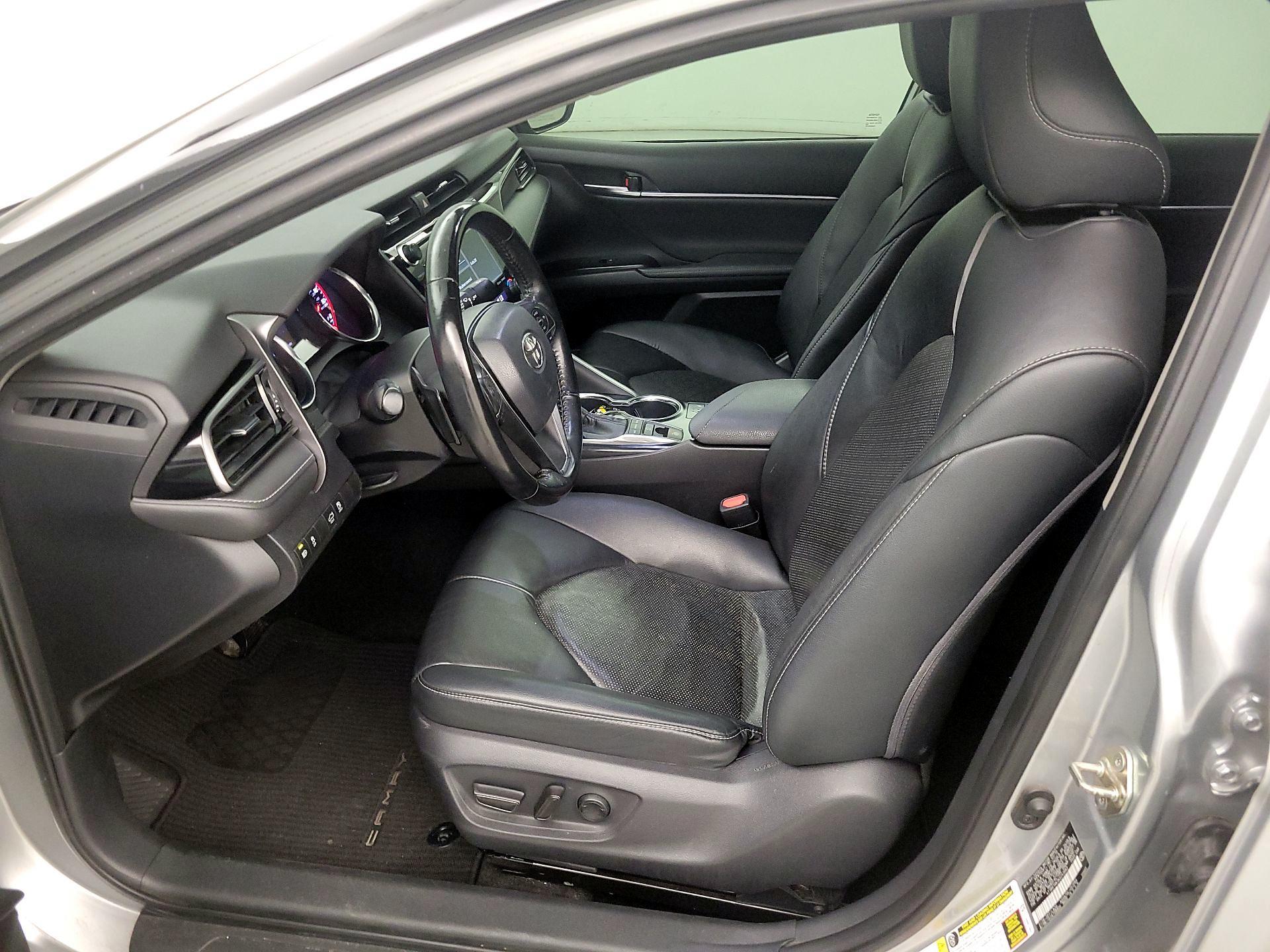 Thumbnail: 2019 Toyota Camry - 9