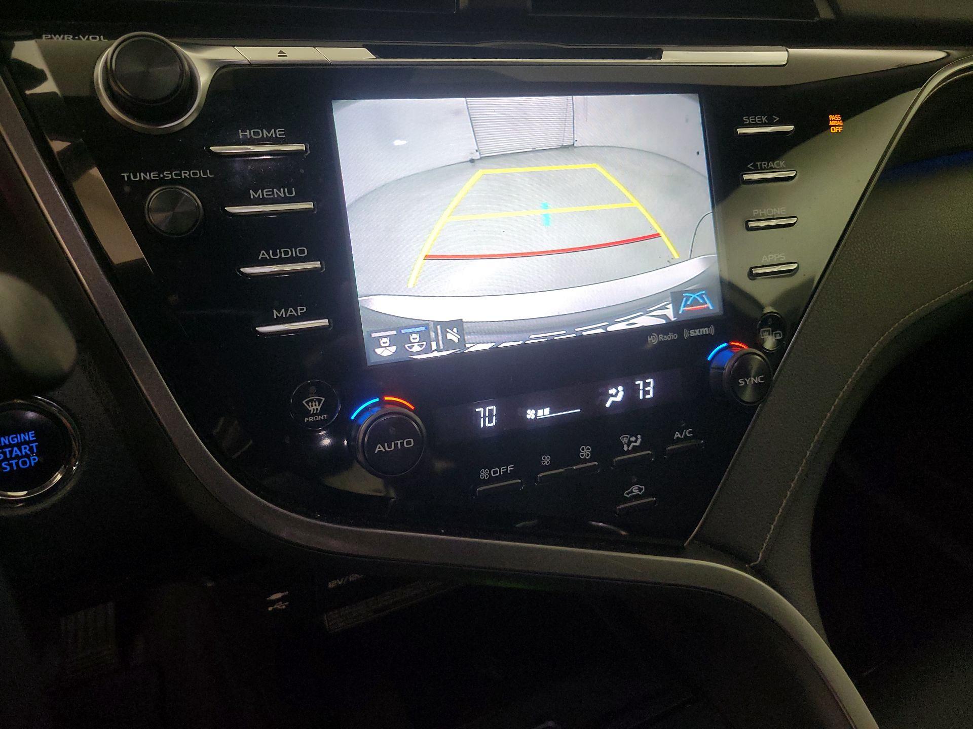 Thumbnail: 2019 Toyota Camry - 12