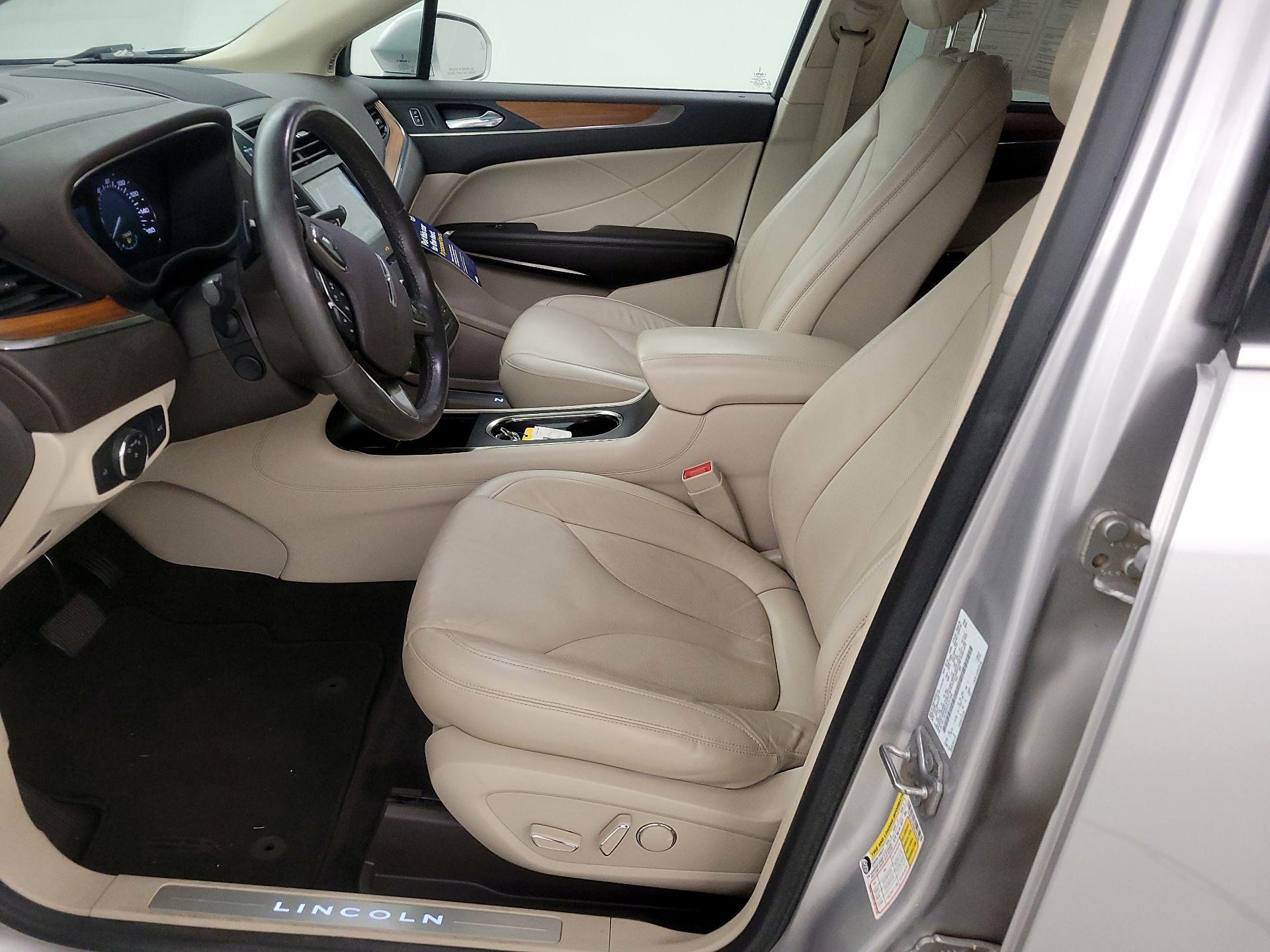 Thumbnail: 2017 Lincoln MKC - 9
