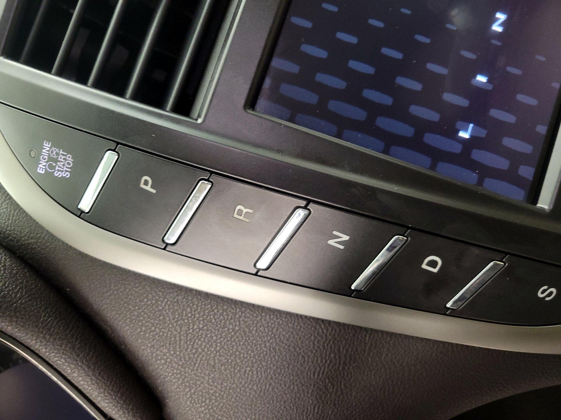 Thumbnail: 2017 Lincoln MKC - 16
