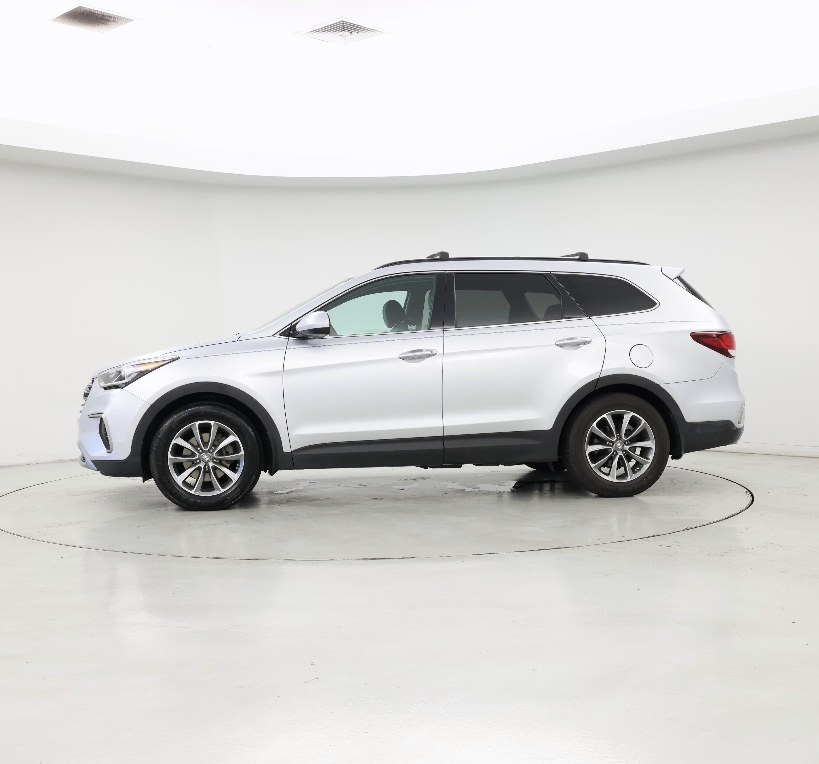 Thumbnail: 2018 Hyundai Santa Fe - 3
