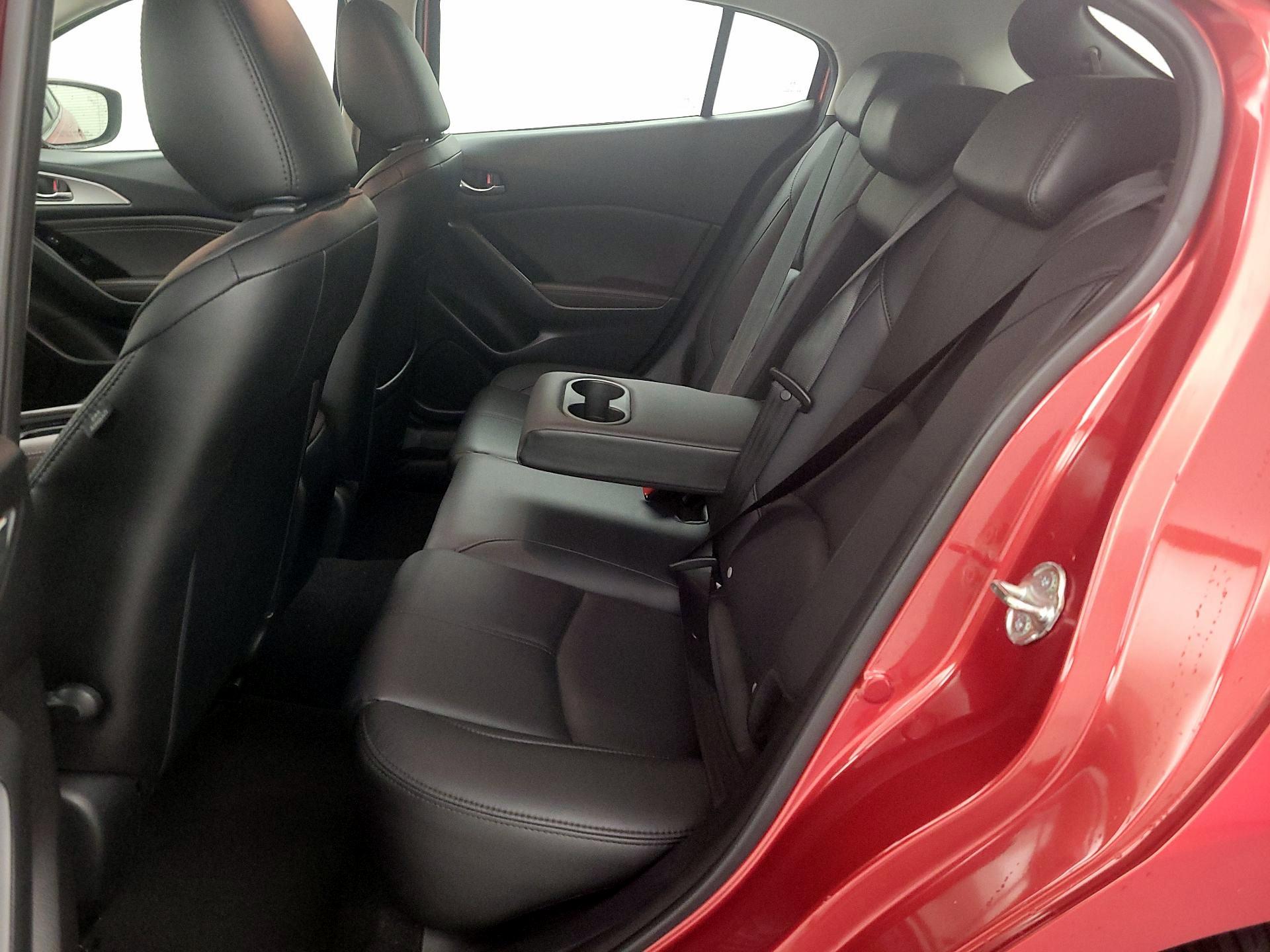 Thumbnail: 2018 Mazda Mazda3 - 17