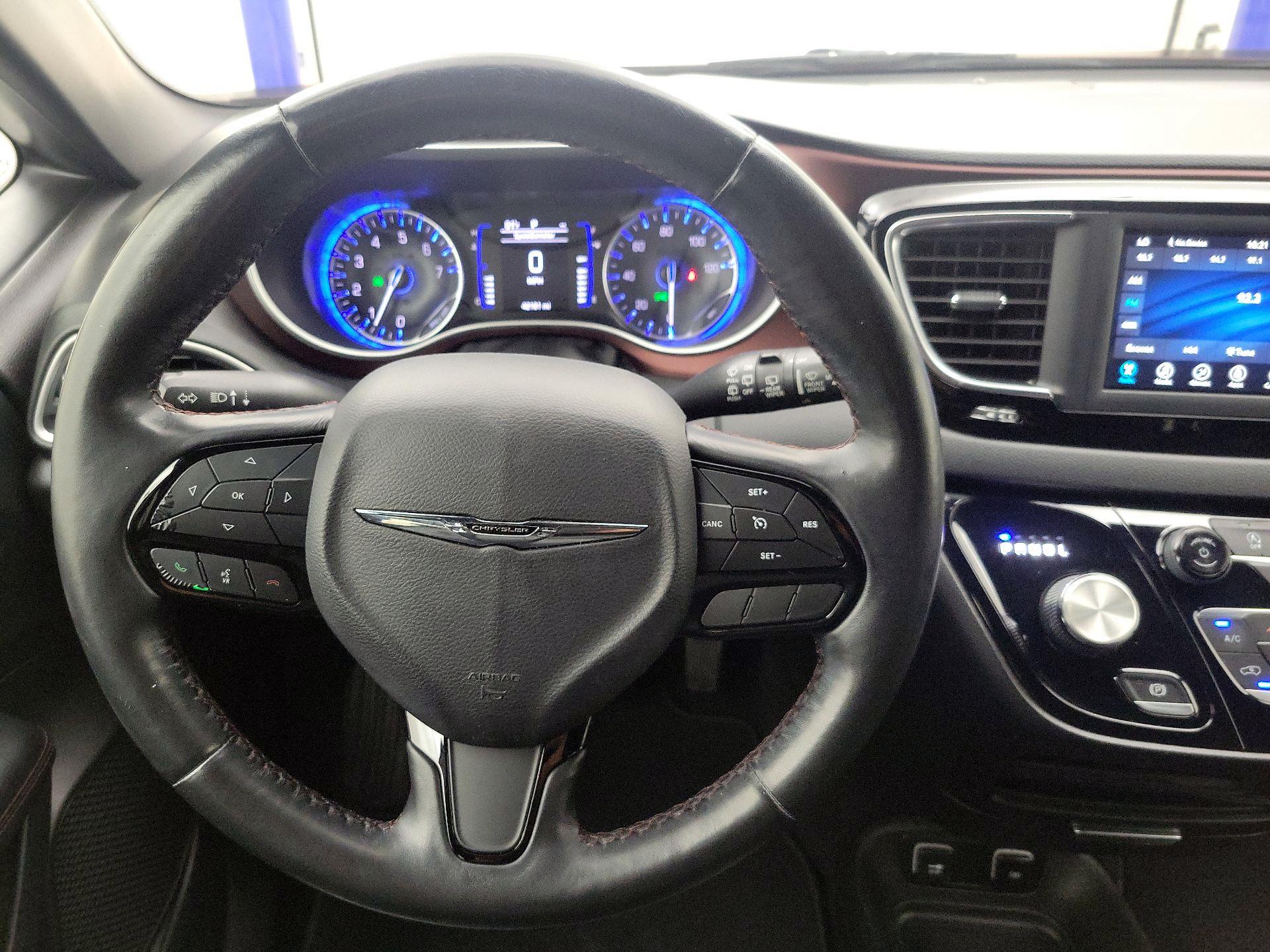 Thumbnail: 2020 Chrysler Pacifica - 10