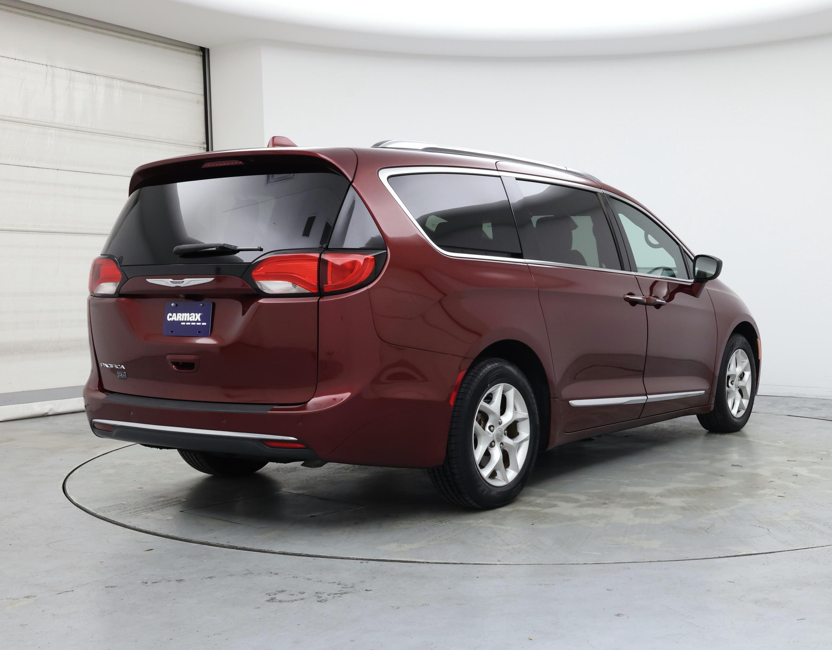 Thumbnail: 2020 Chrysler Pacifica - 8