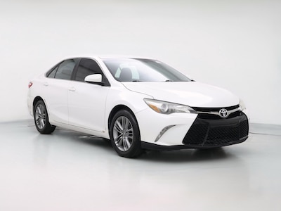 White 2016 Toyota Camry SE