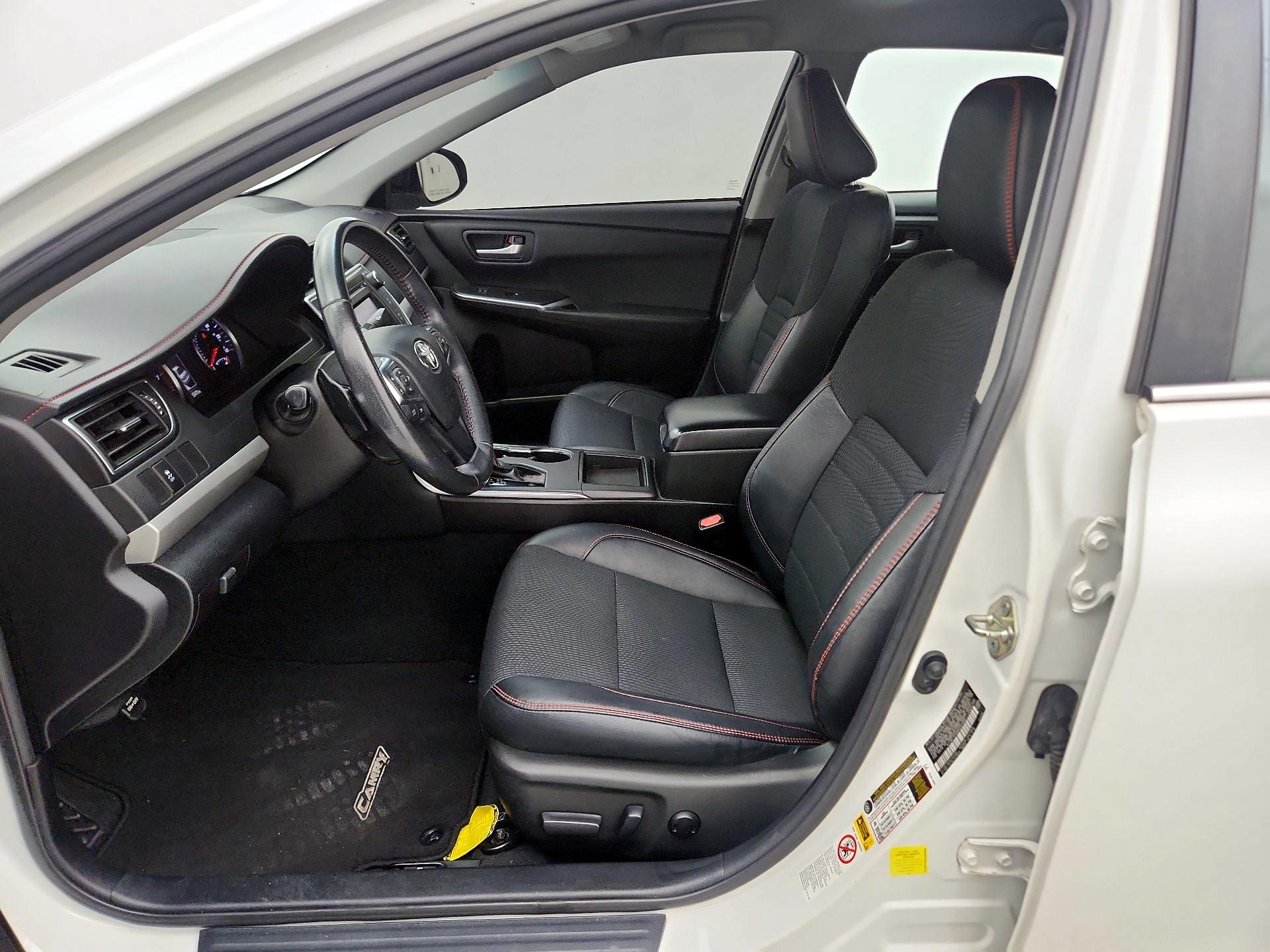 Thumbnail: 2016 Toyota Camry - 11