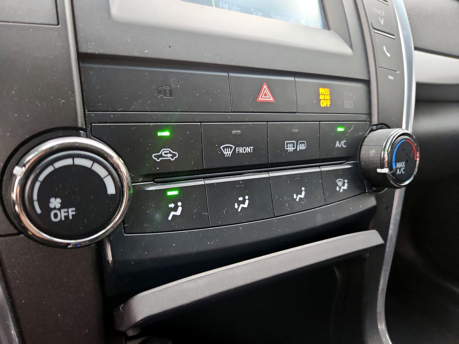 Thumbnail: 2016 Toyota Camry - 16