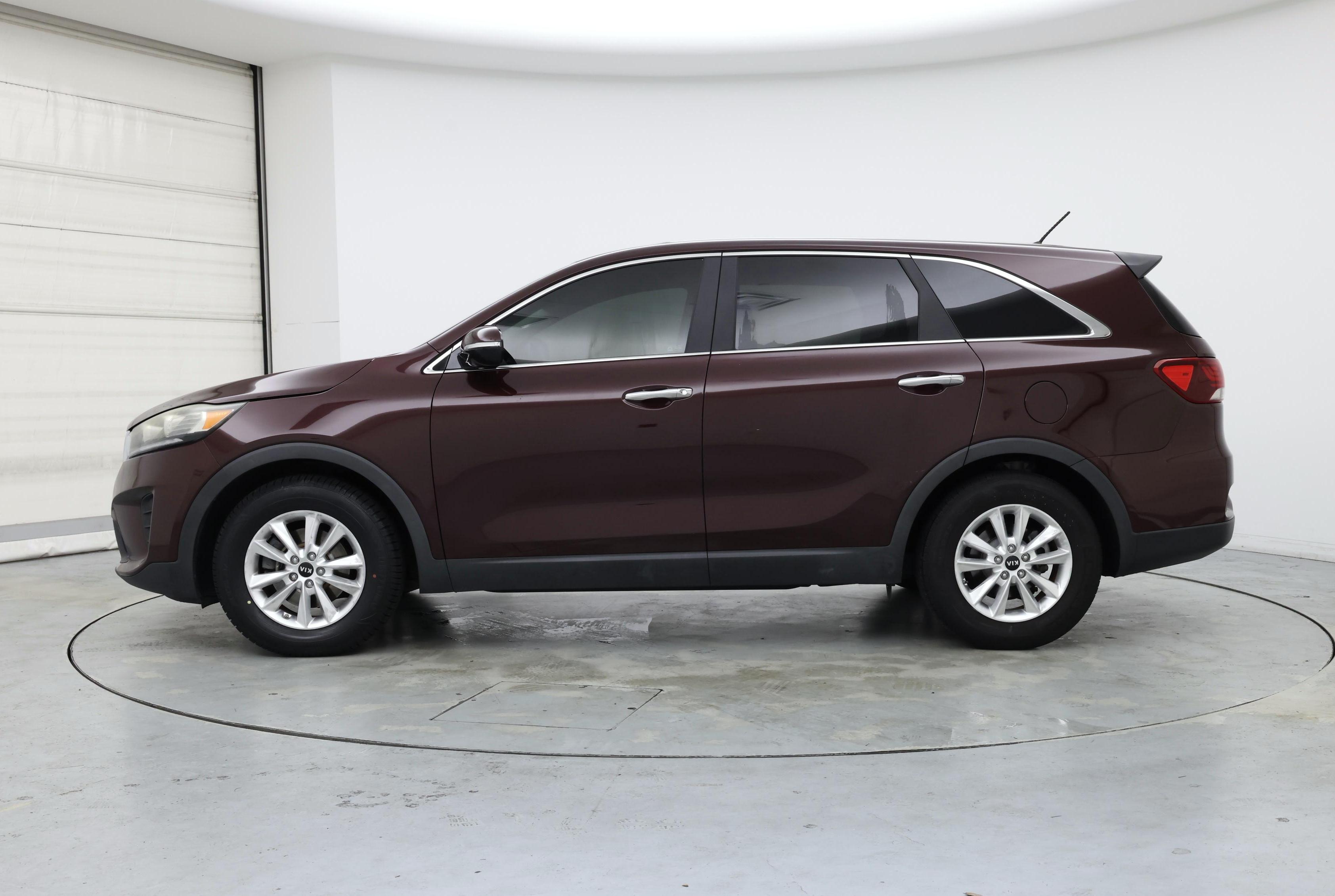 Thumbnail: 2019 Kia Sorento - 3