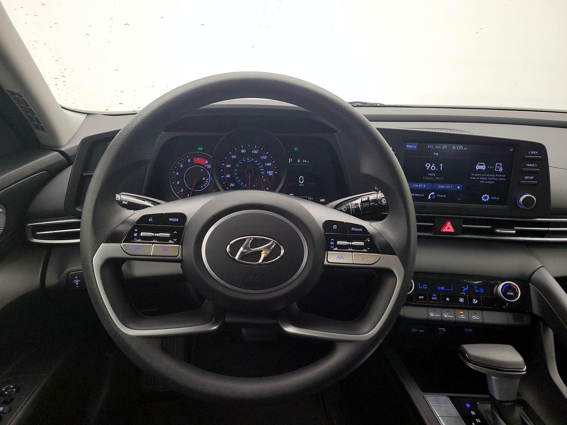 Thumbnail: 2022 Hyundai Elantra - 10