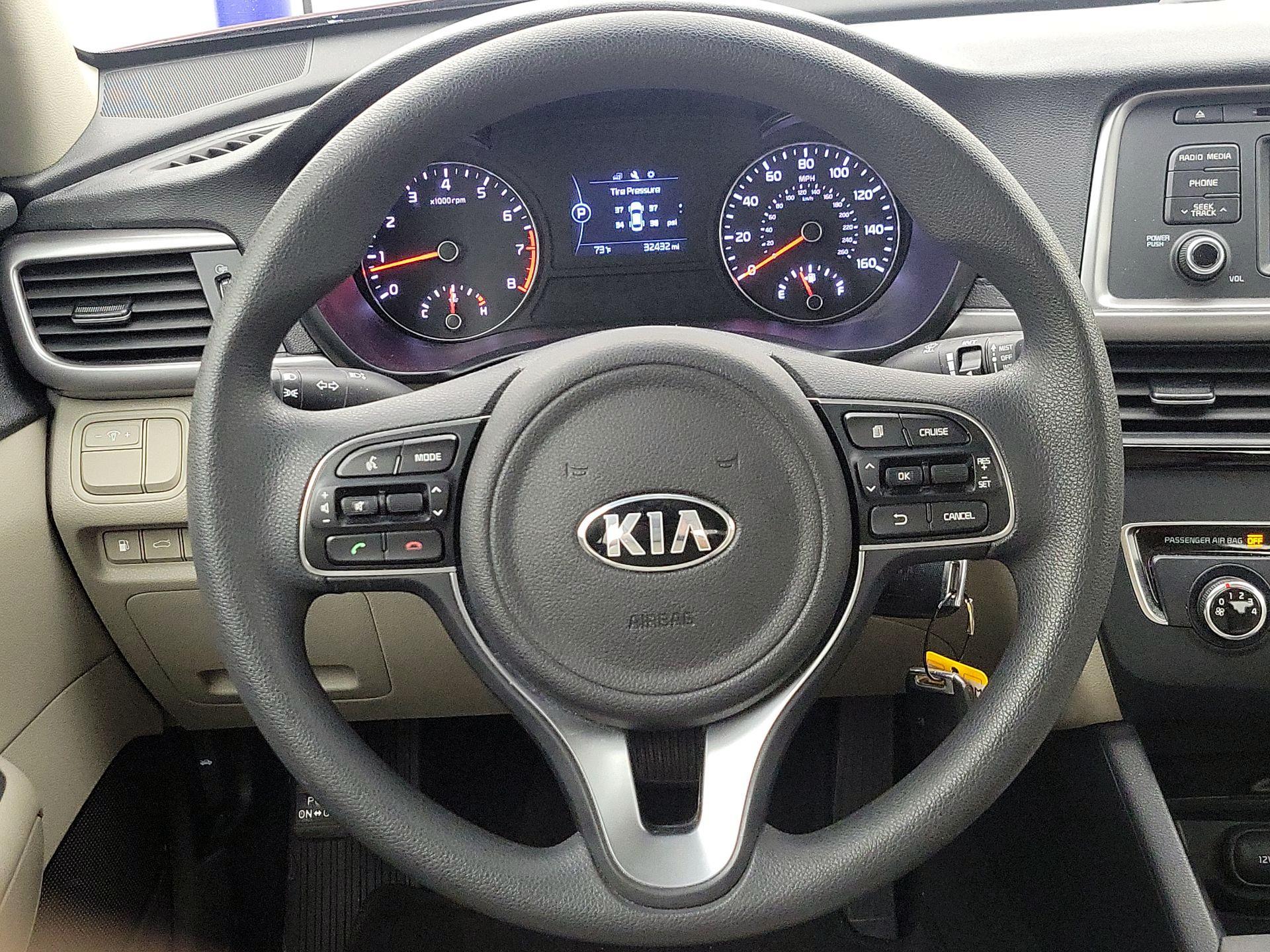Thumbnail: 2016 Kia Optima - 10