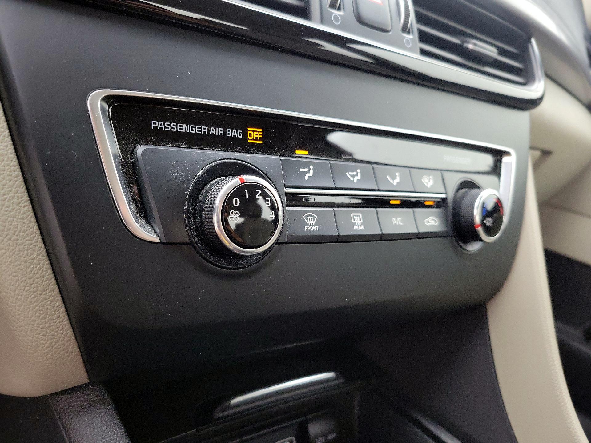 Thumbnail: 2016 Kia Optima - 16