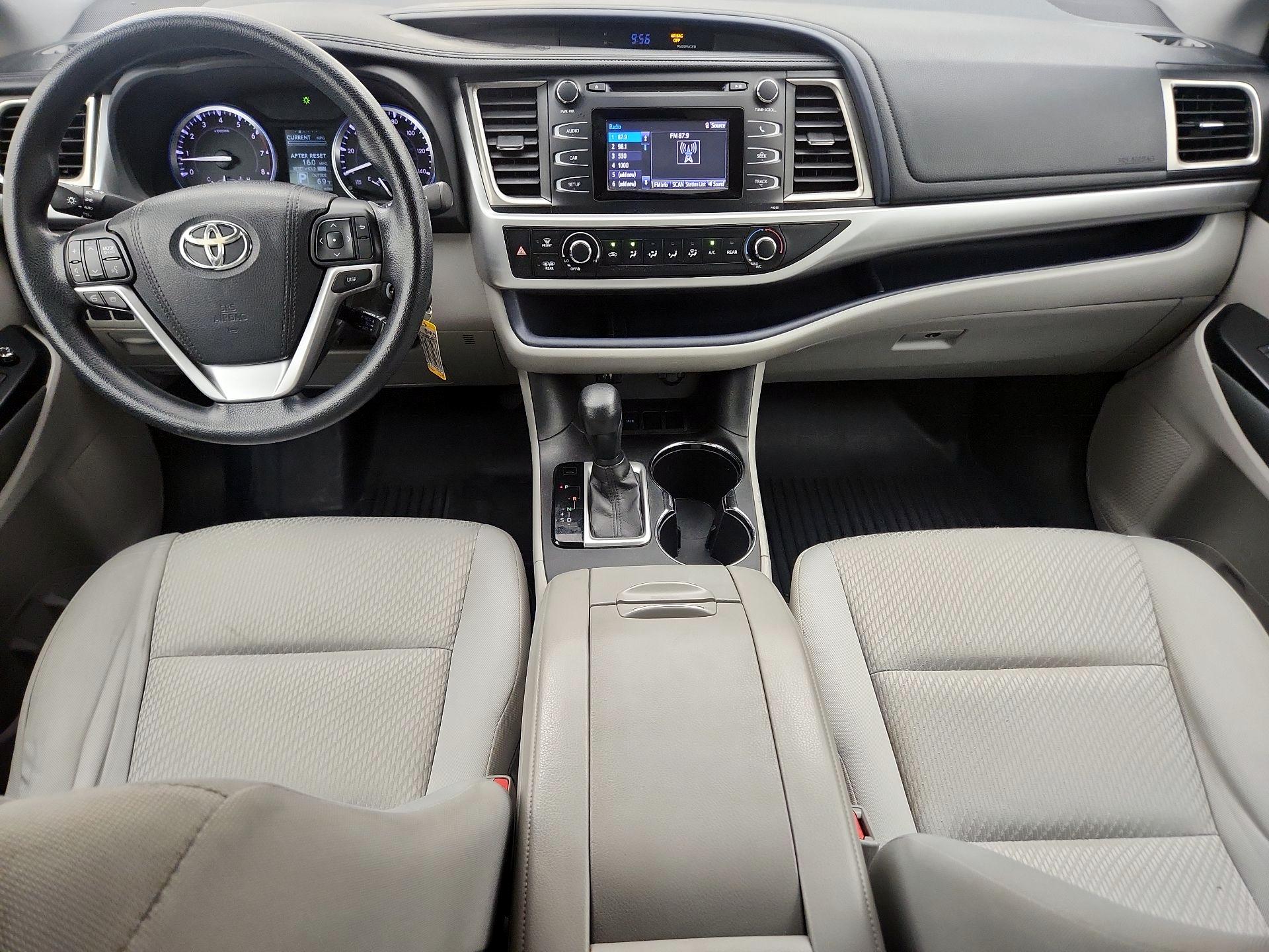 Thumbnail: 2016 Toyota Highlander - 9