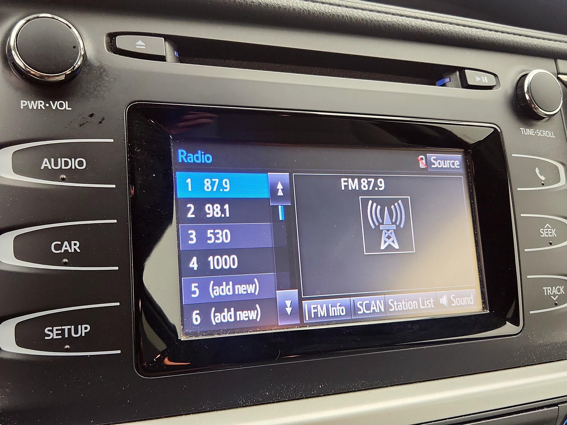 Thumbnail: 2016 Toyota Highlander - 15
