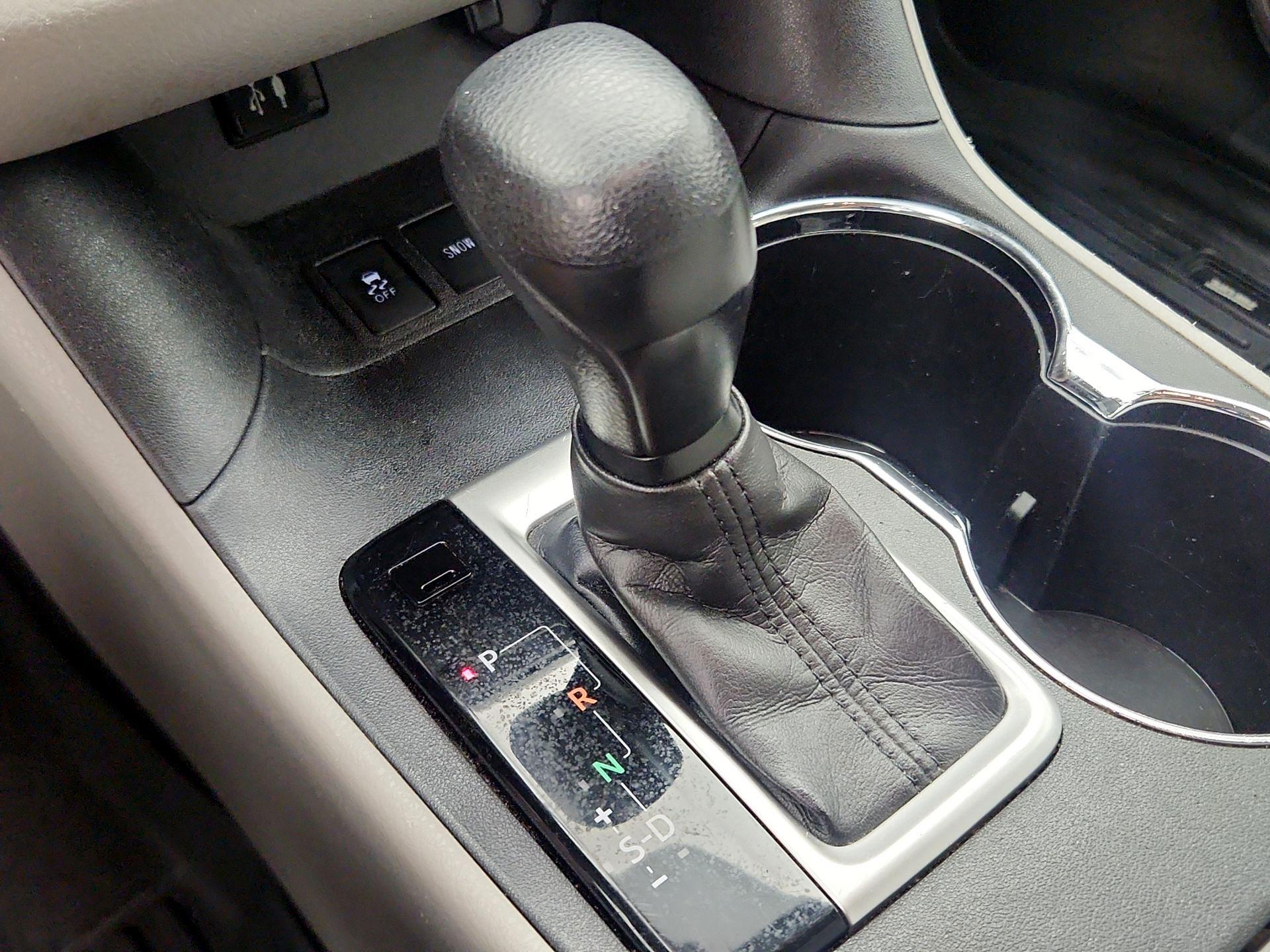 Thumbnail: 2016 Toyota Highlander - 17