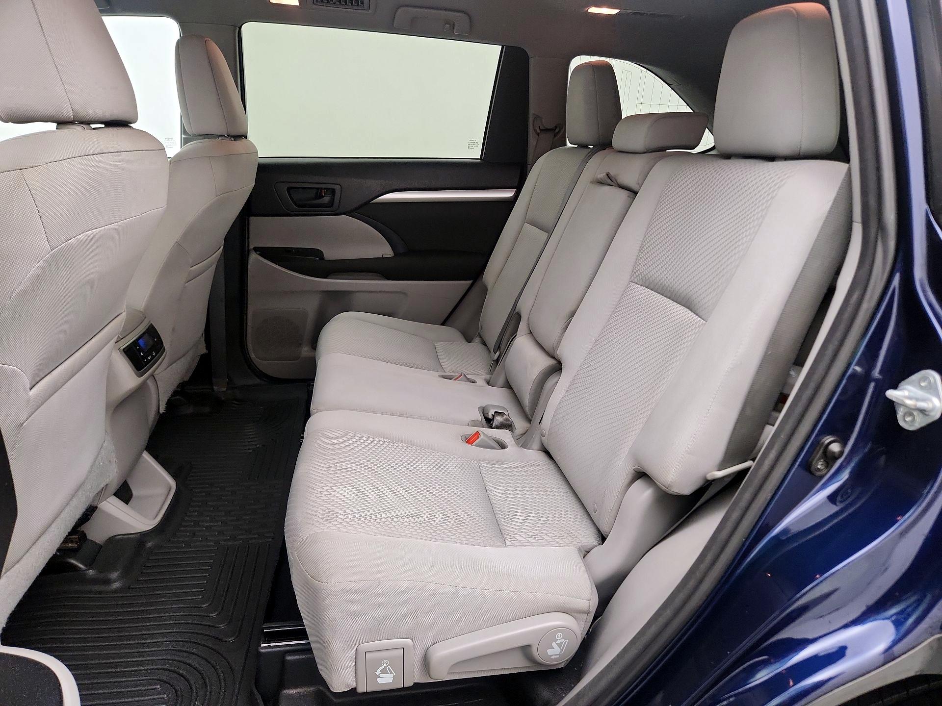 Thumbnail: 2016 Toyota Highlander - 19