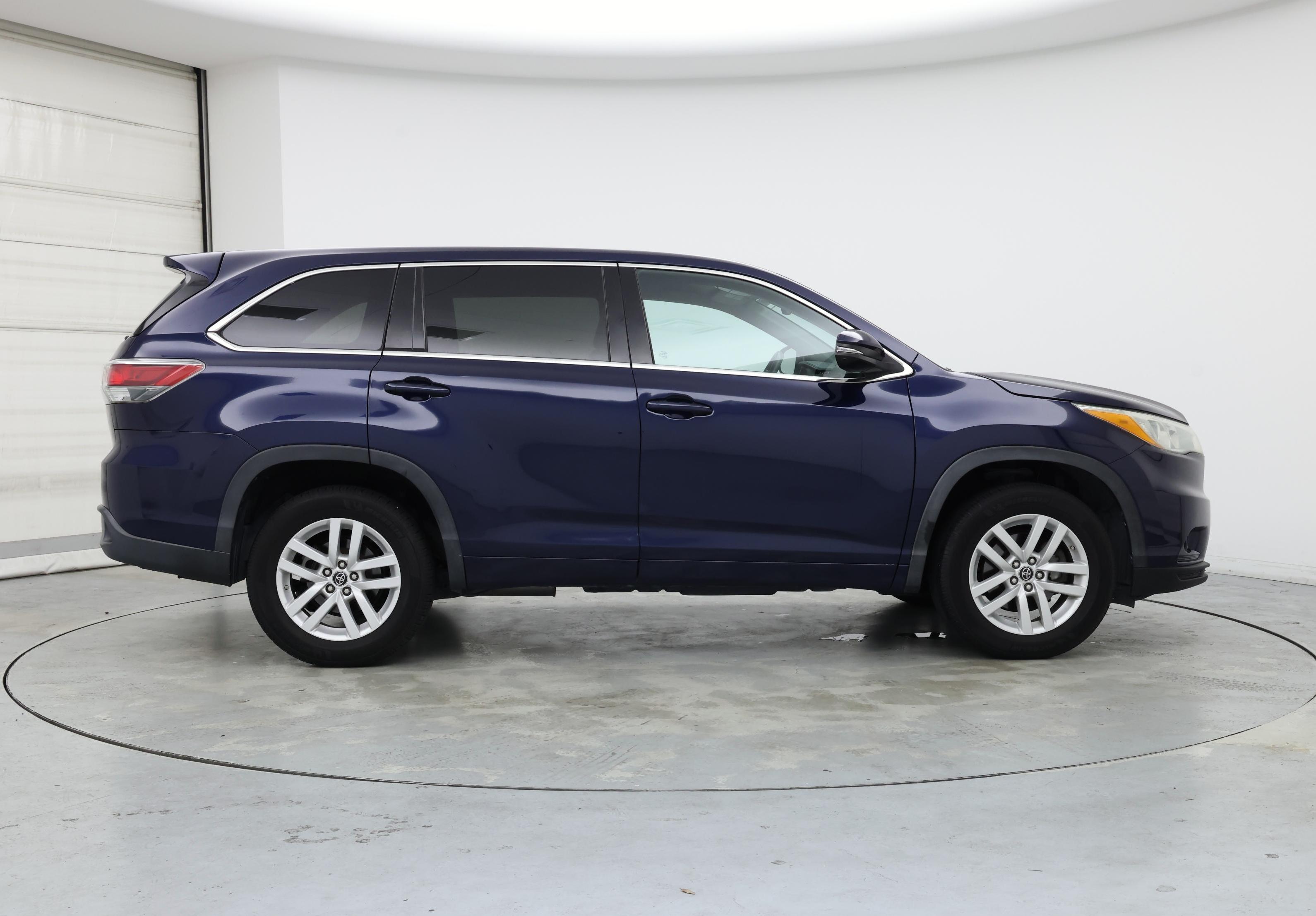 Thumbnail: 2016 Toyota Highlander - 7
