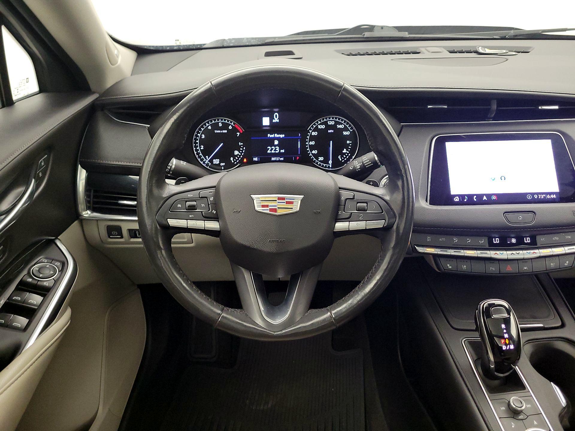 Thumbnail: 2020 Cadillac XT4 - 10