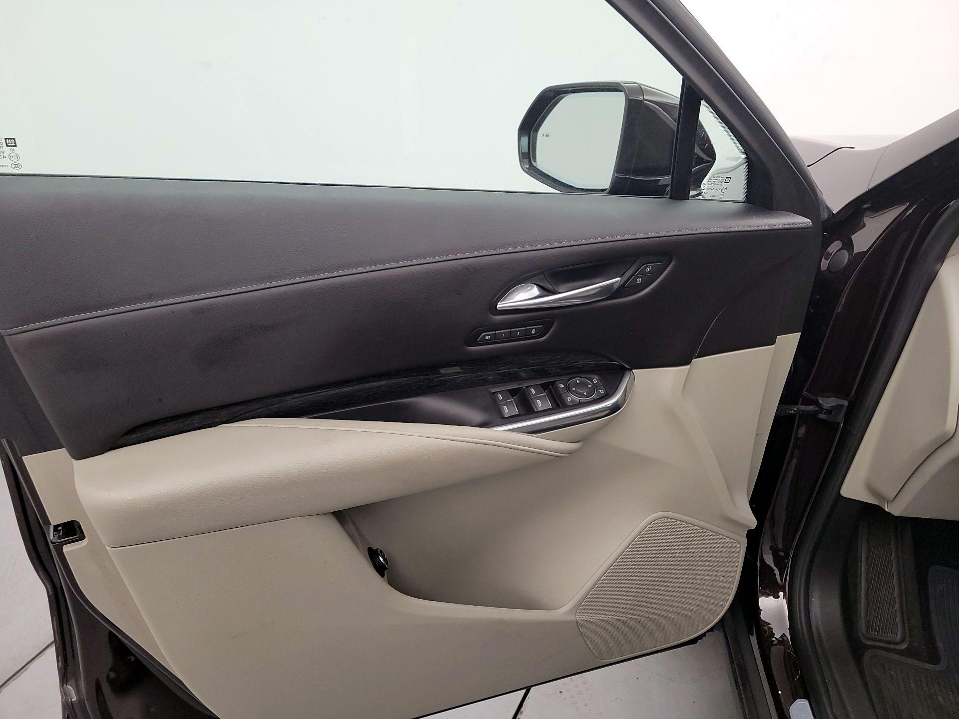 Thumbnail: 2020 Cadillac XT4 - 12