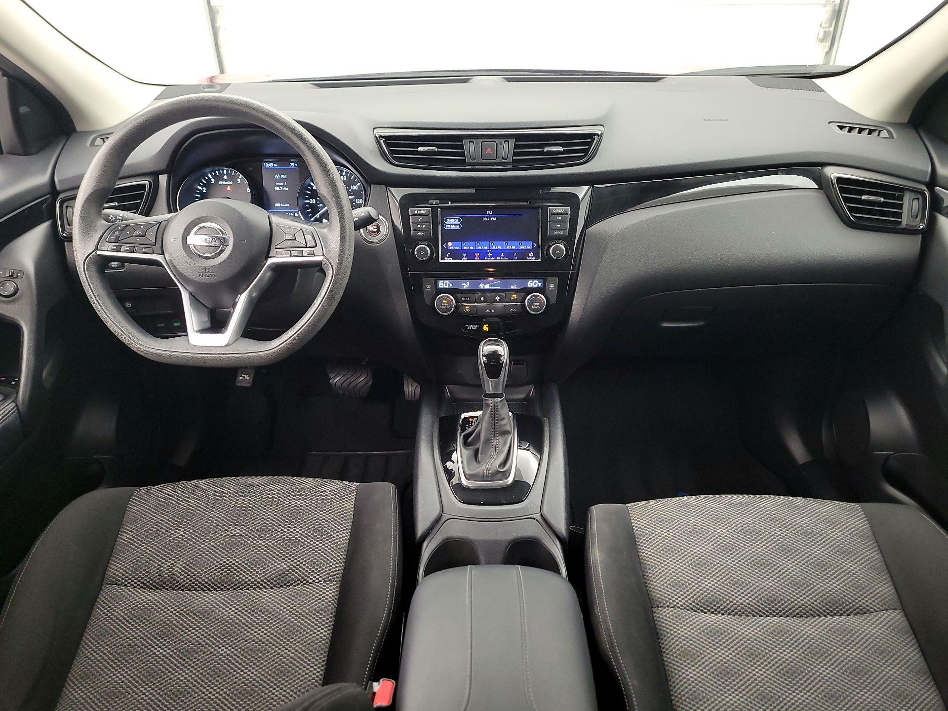 Thumbnail: 2020 Nissan Rogue Sport - 9