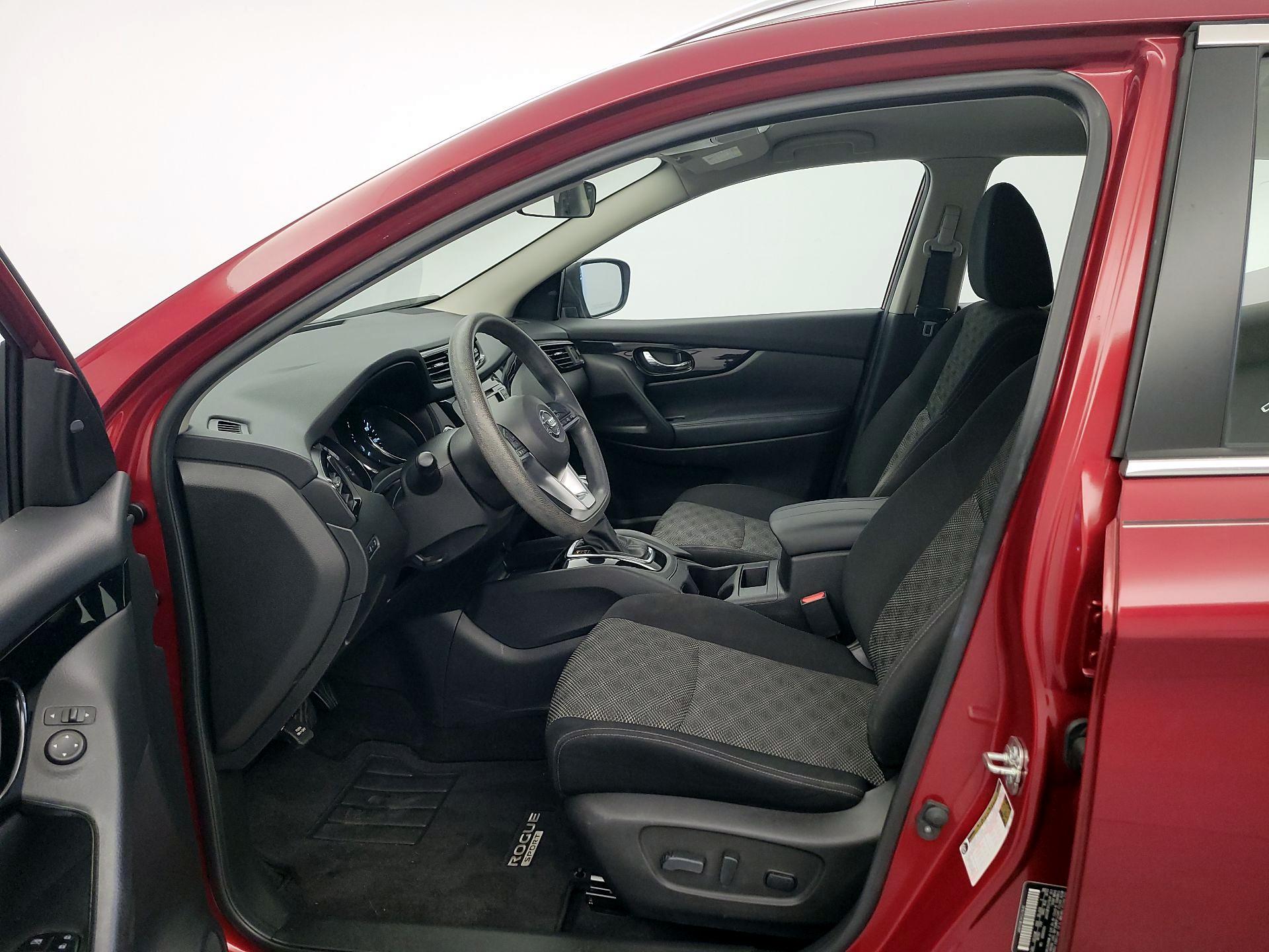 Thumbnail: 2020 Nissan Rogue Sport - 11
