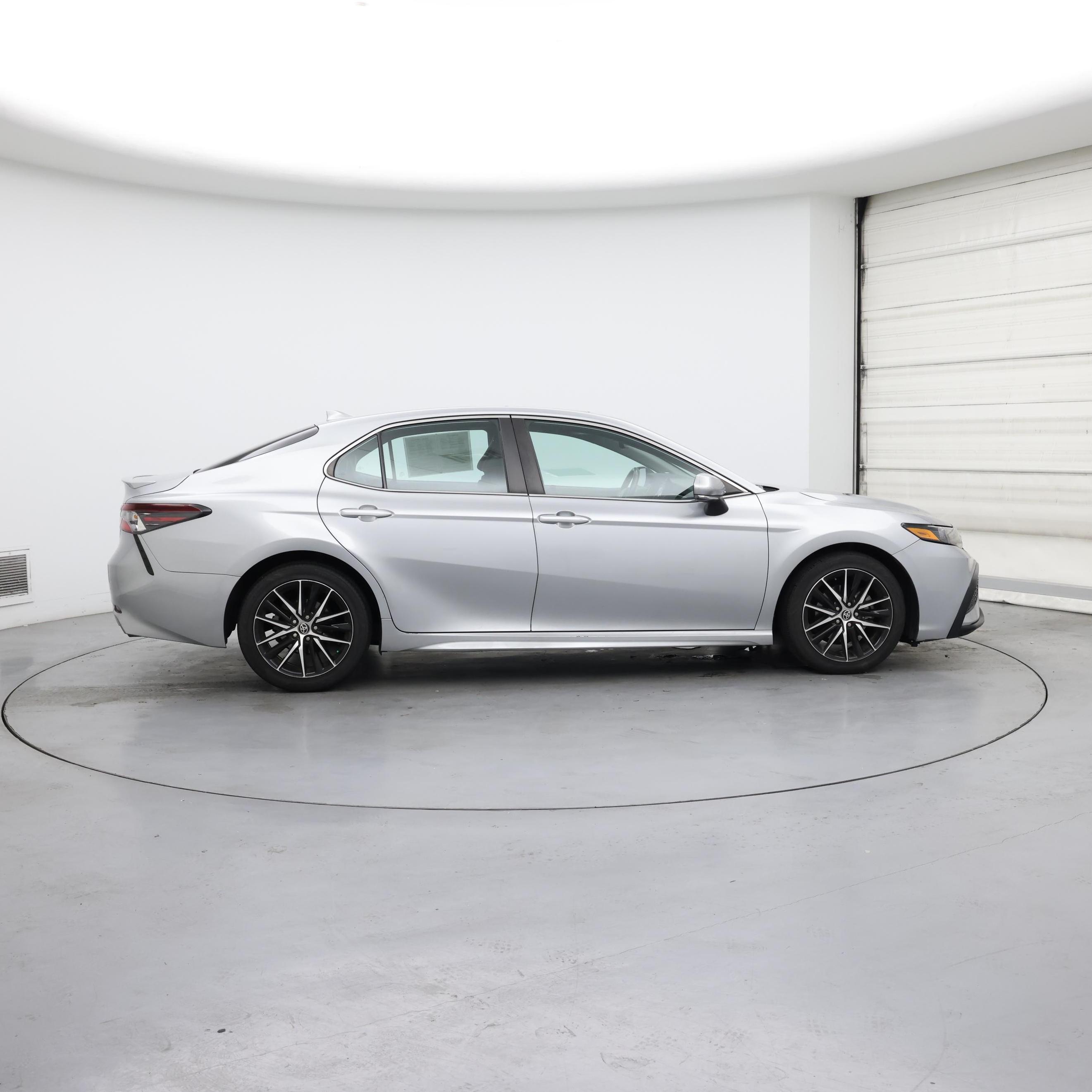 Thumbnail: 2022 Toyota Camry - 7