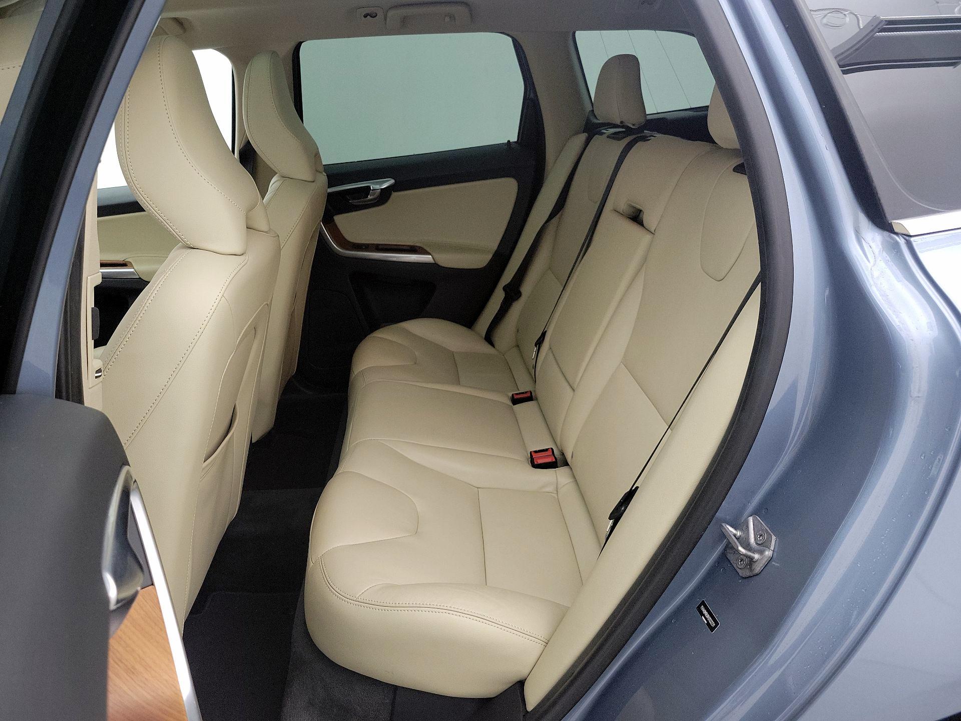 Thumbnail: 2017 Volvo XC60 - 20