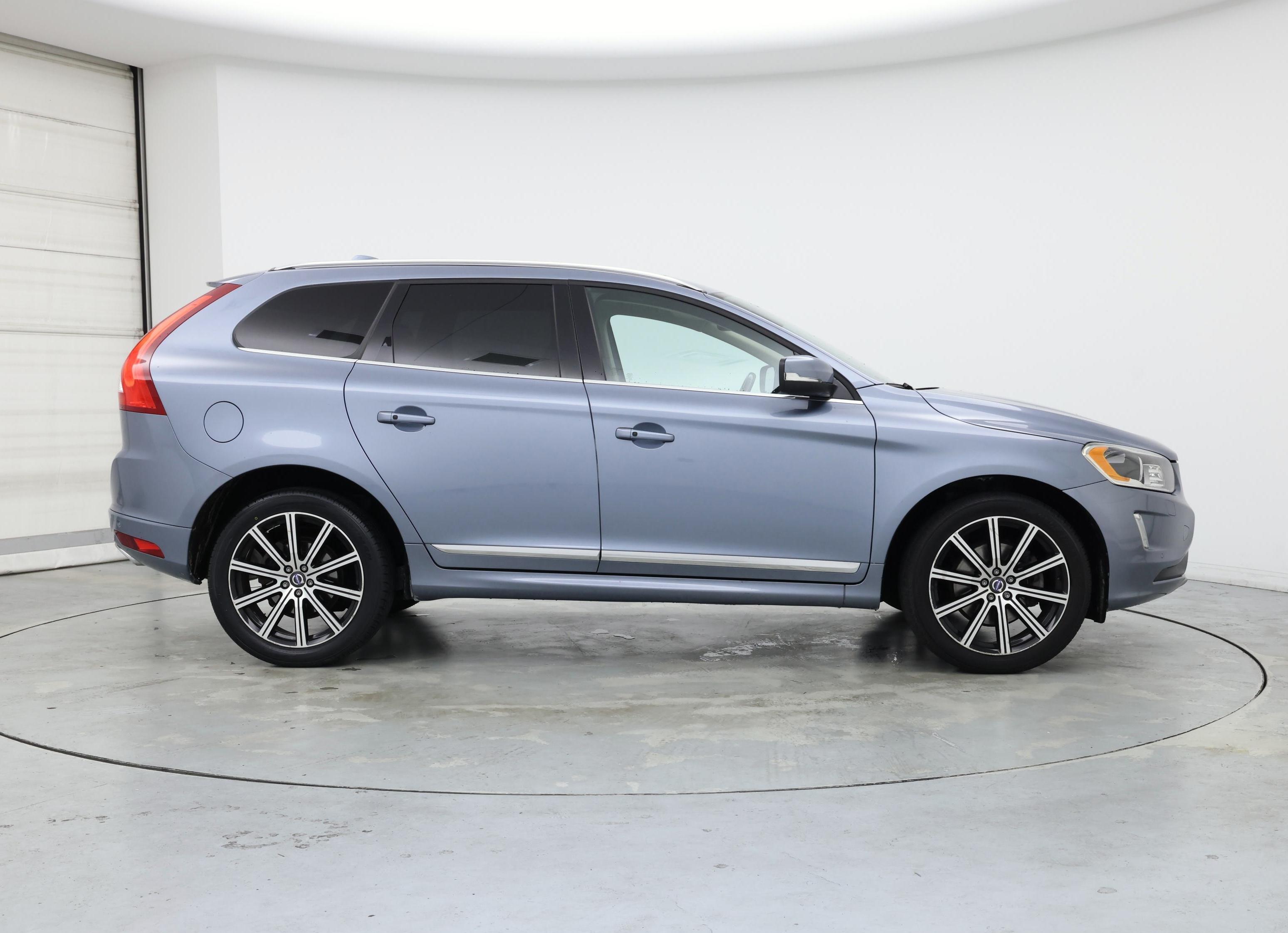 Thumbnail: 2017 Volvo XC60 - 7