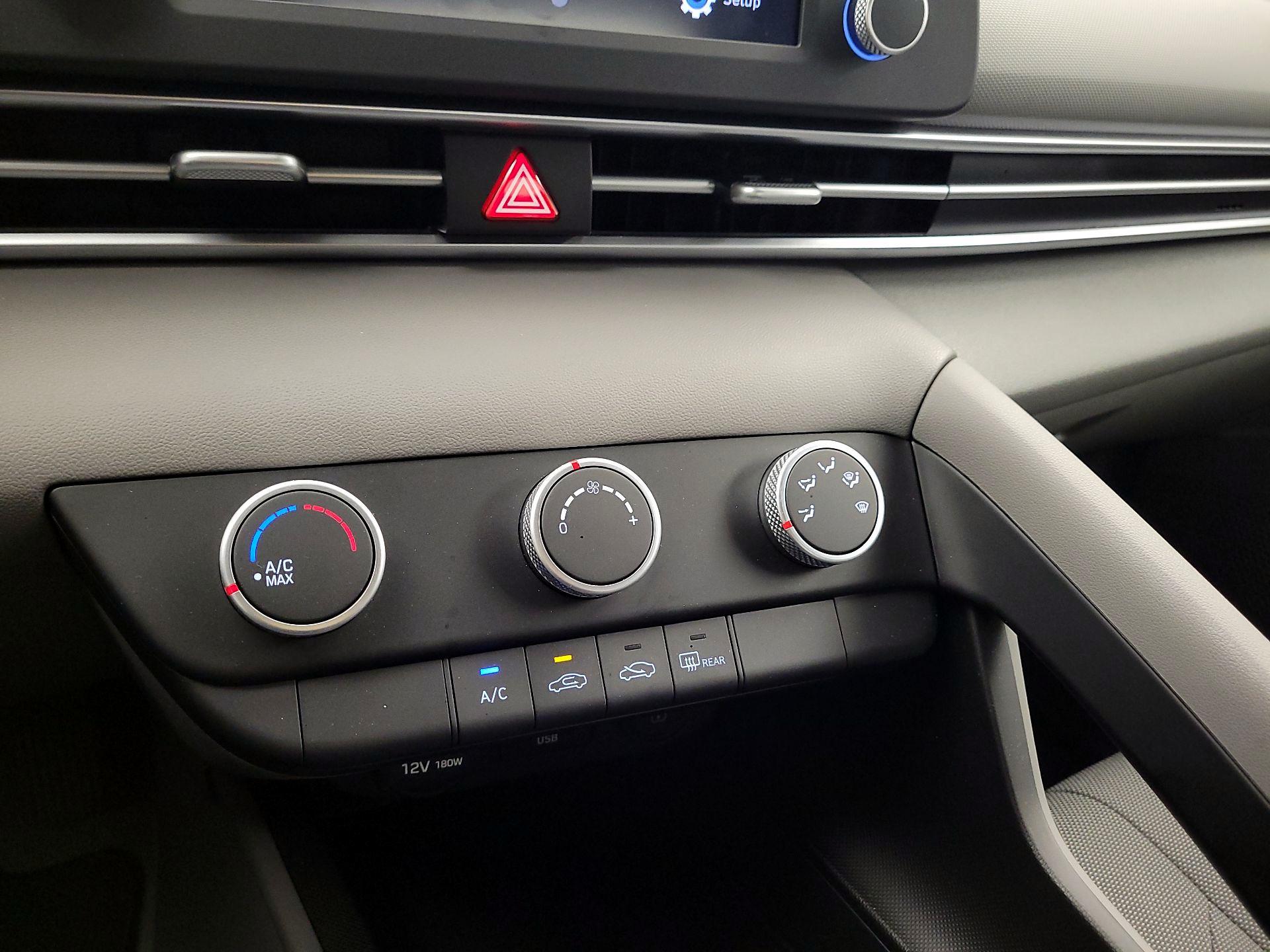 Thumbnail: 2021 Hyundai Elantra - 16