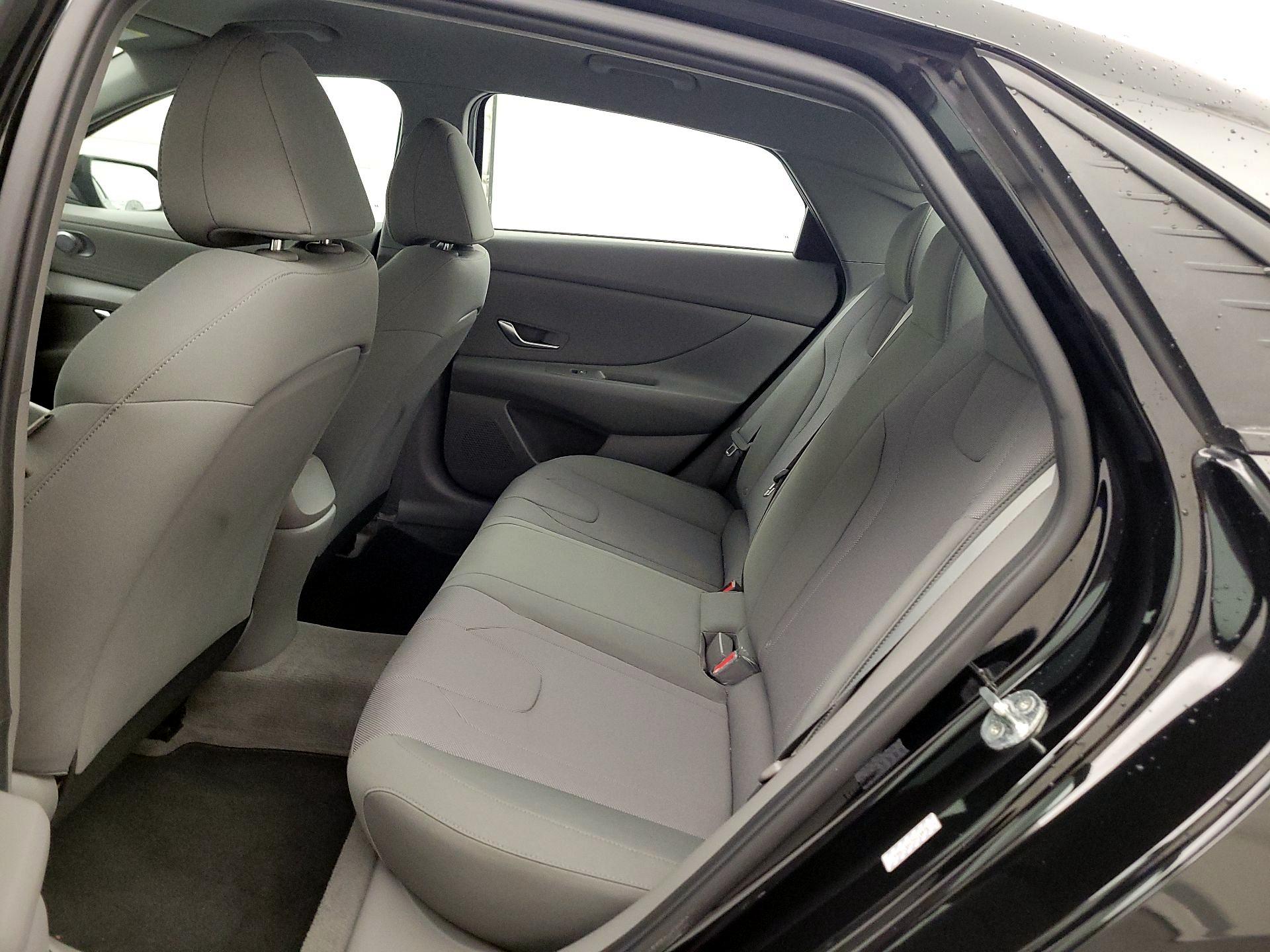 Thumbnail: 2021 Hyundai Elantra - 19