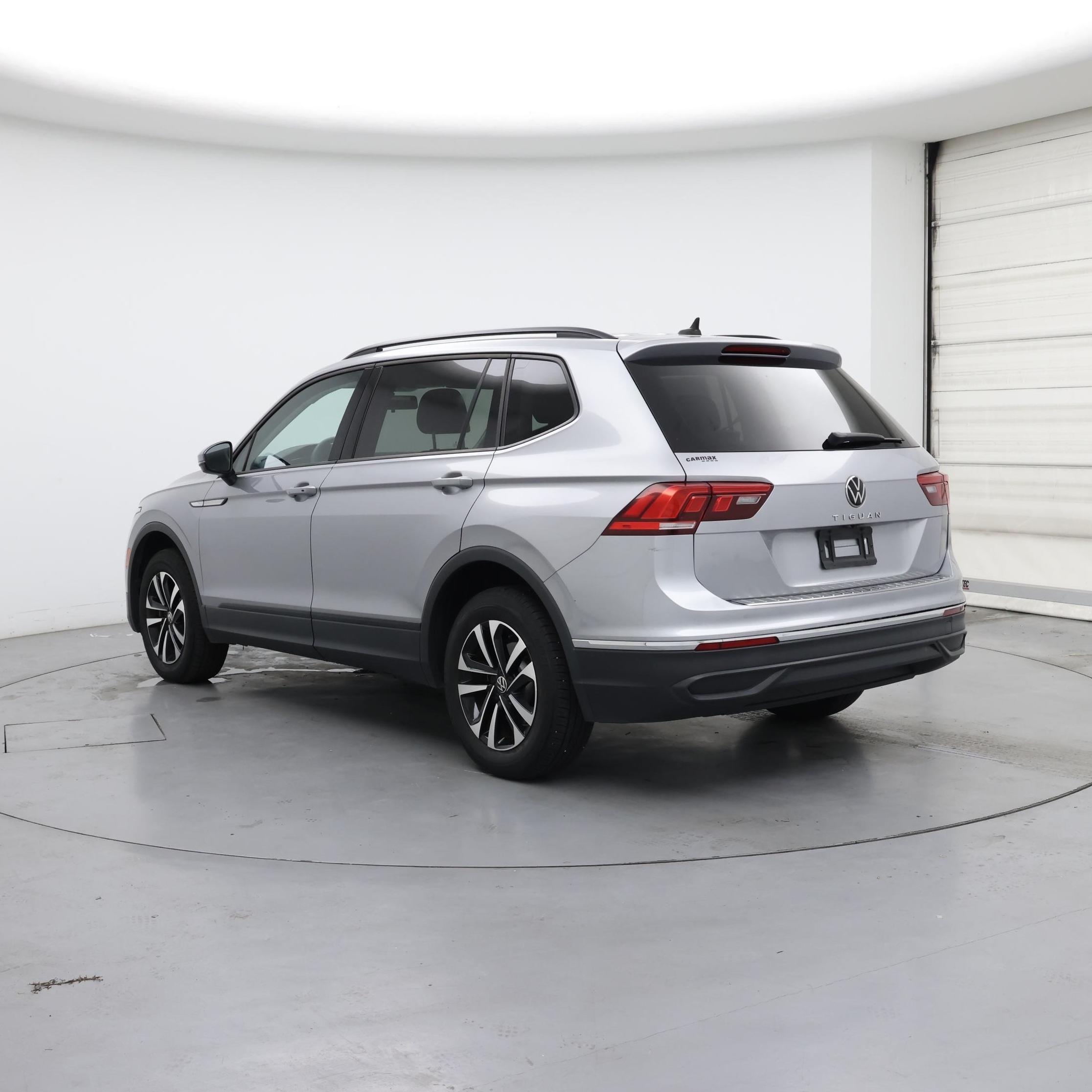 Thumbnail: 2022 Volkswagen Tiguan - 2