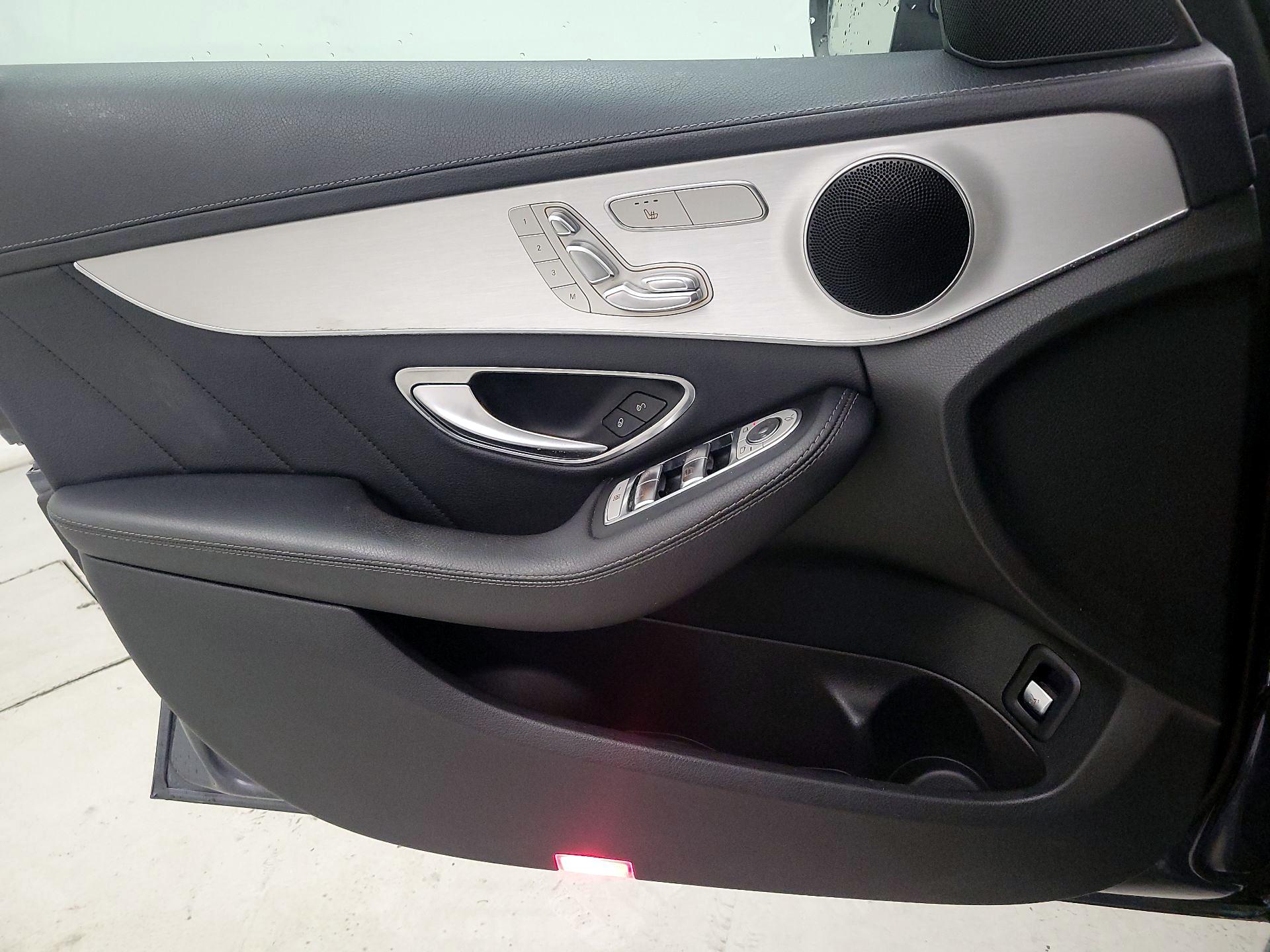 Thumbnail: 2015 Mercedes-Benz C-Class - 10