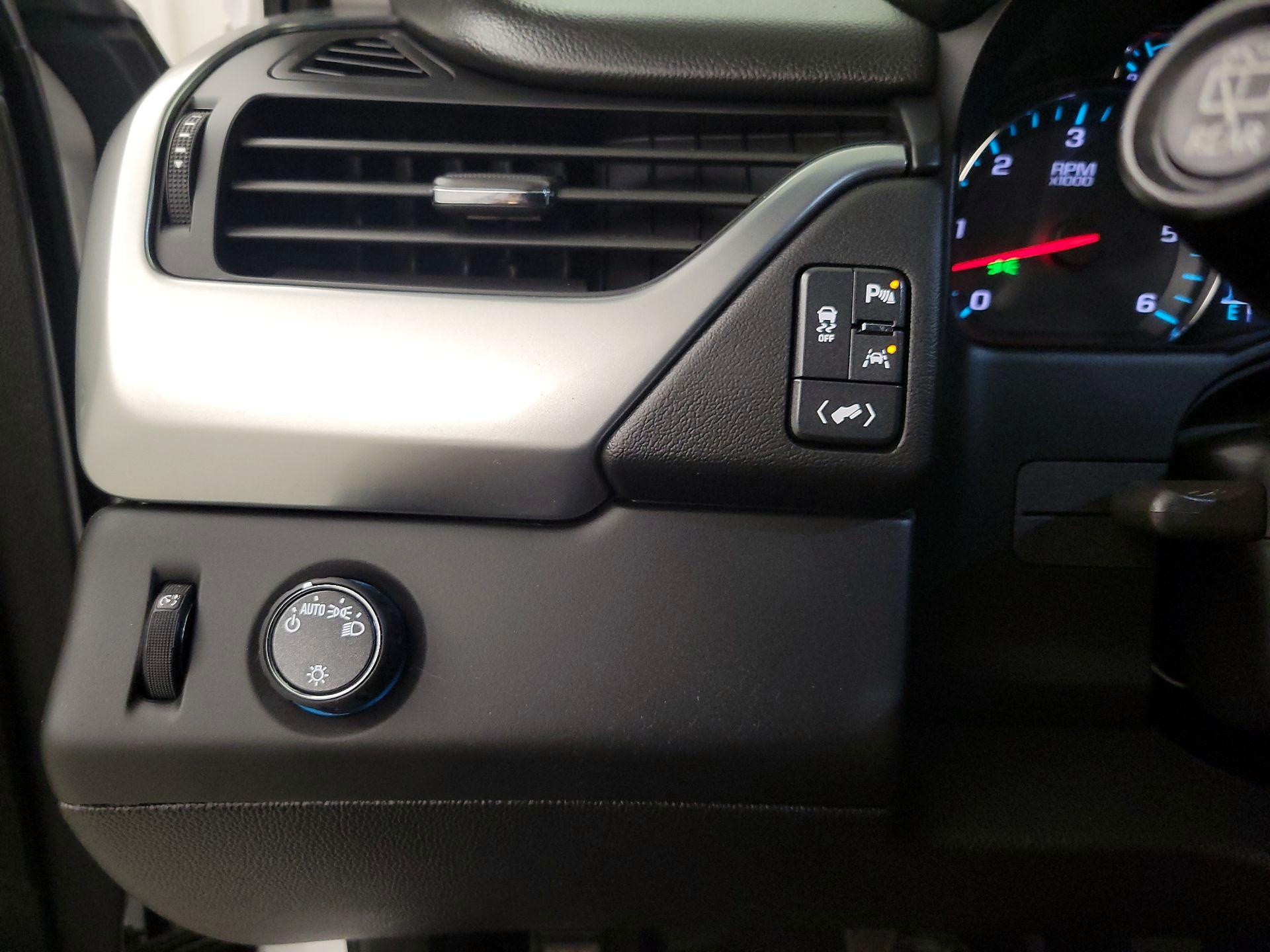 Thumbnail: 2020 Chevrolet Tahoe - 11