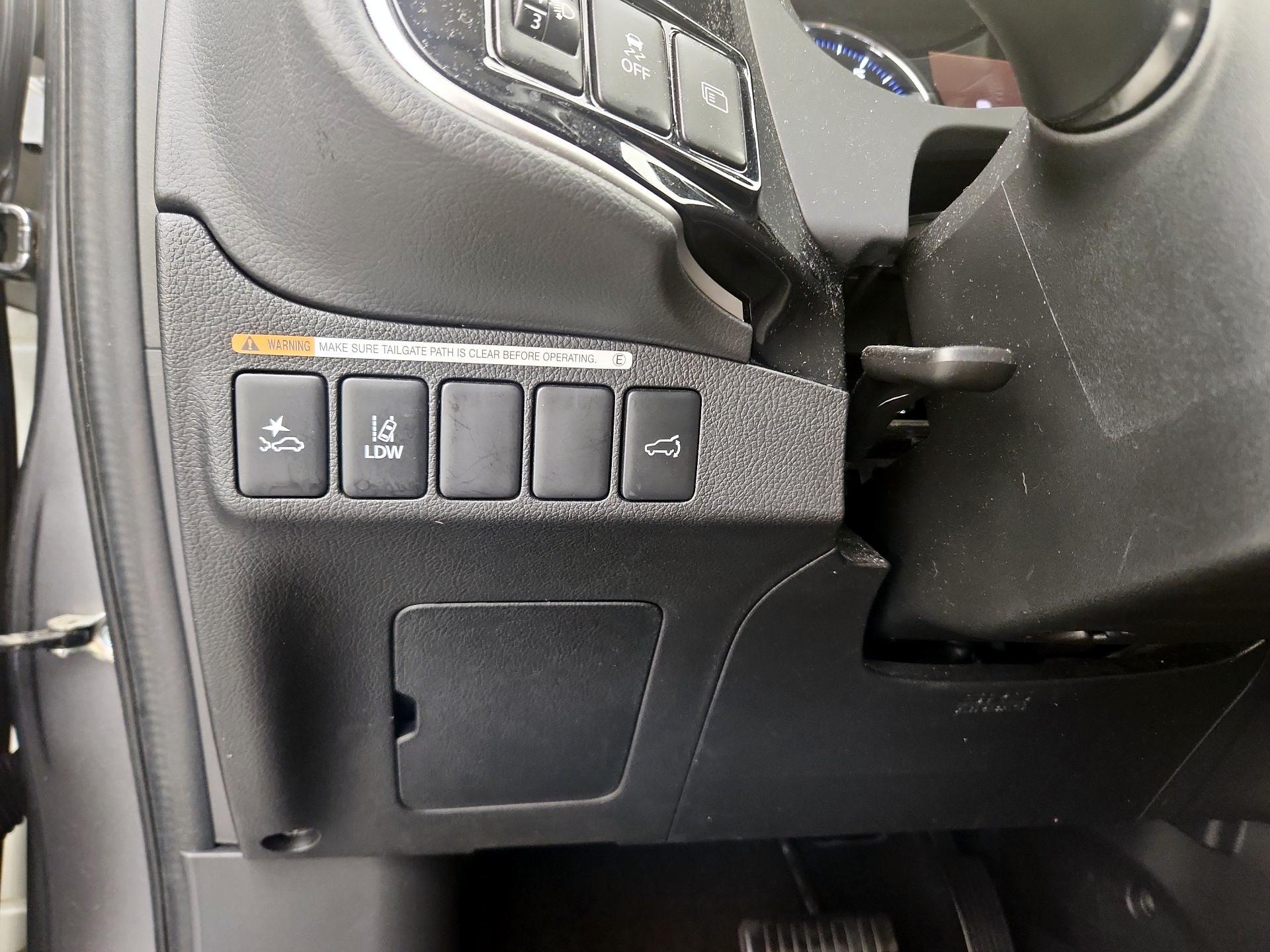 Thumbnail: 2019 Mitsubishi Outlander - 13