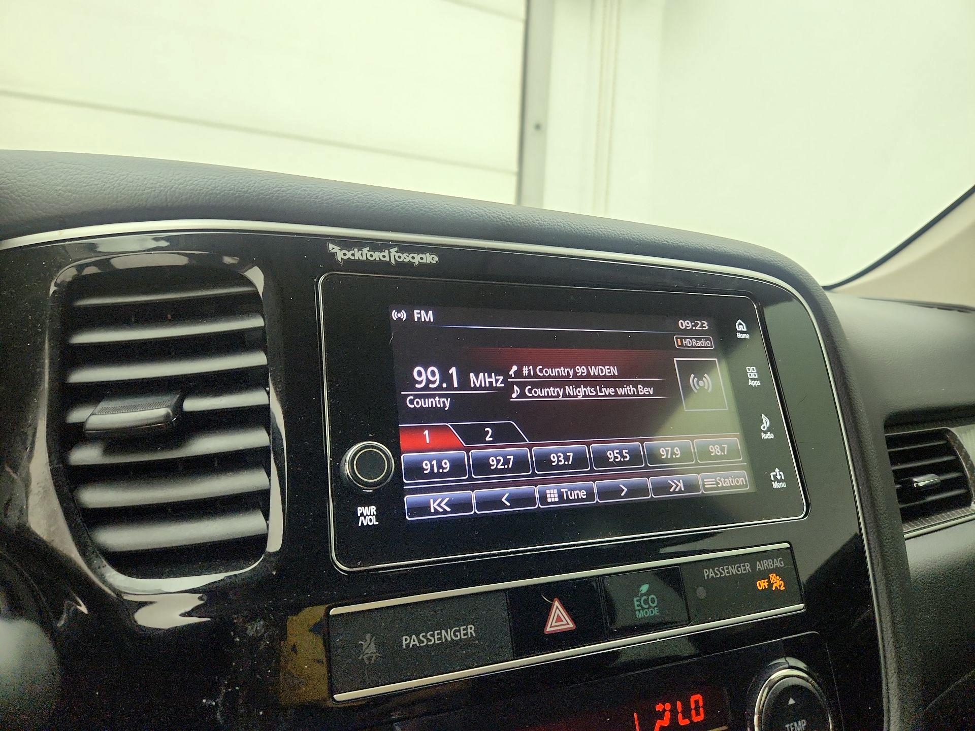 Thumbnail: 2019 Mitsubishi Outlander - 15