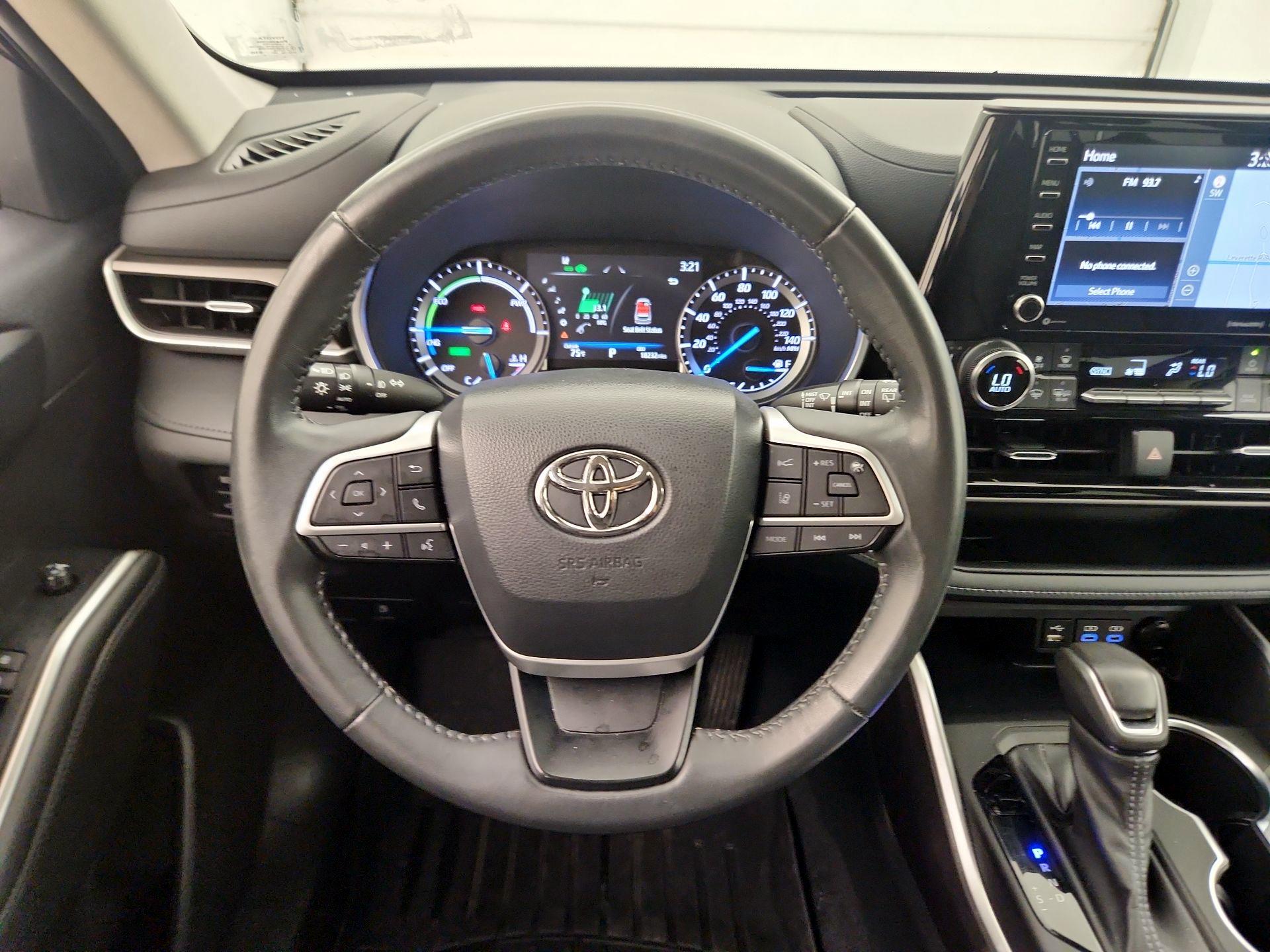 Thumbnail: 2022 Toyota Highlander - 10