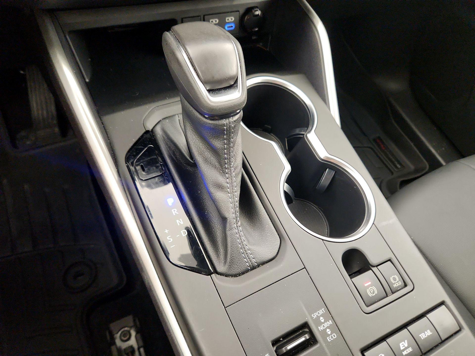Thumbnail: 2022 Toyota Highlander - 18