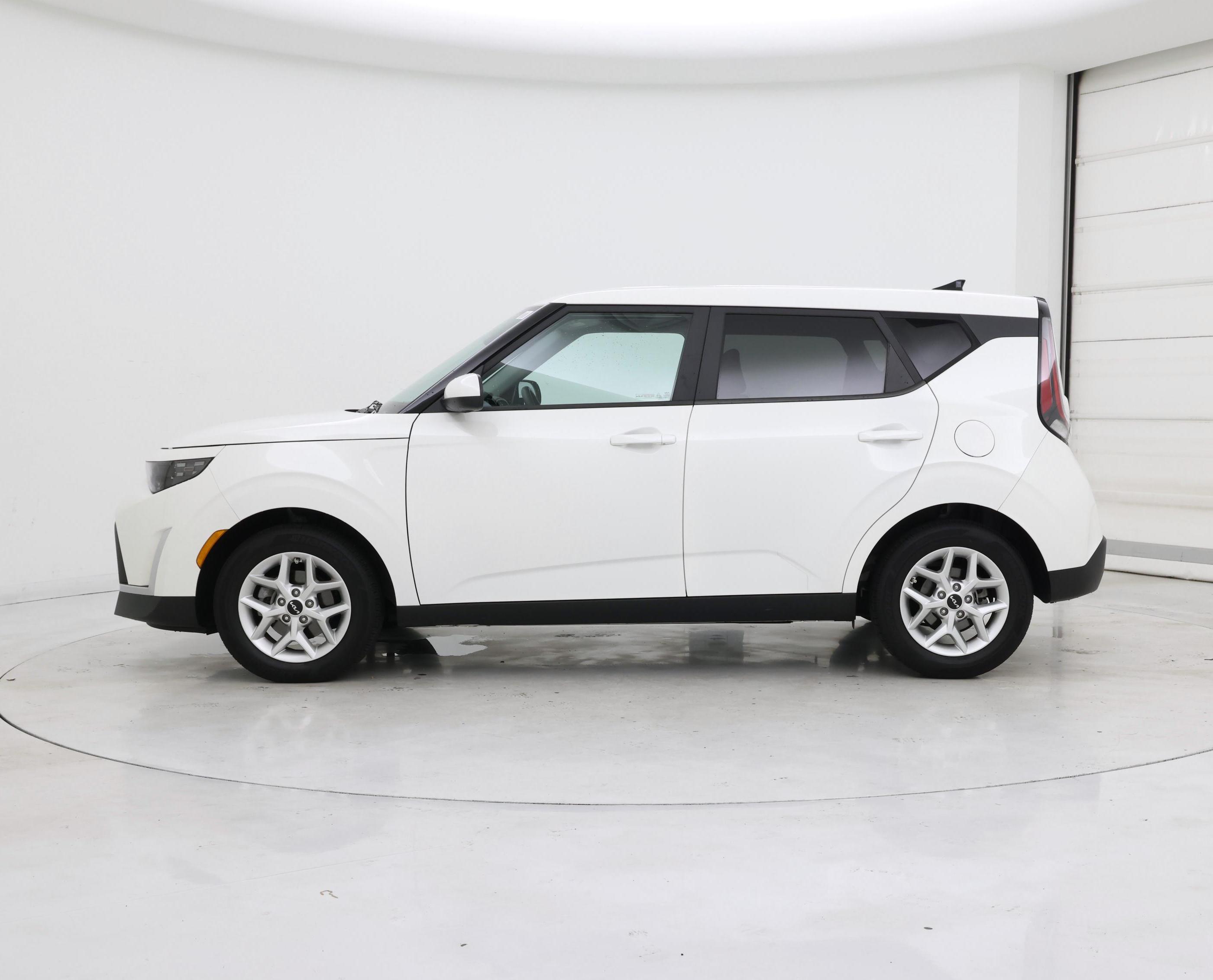 Thumbnail: 2023 Kia Soul - 3