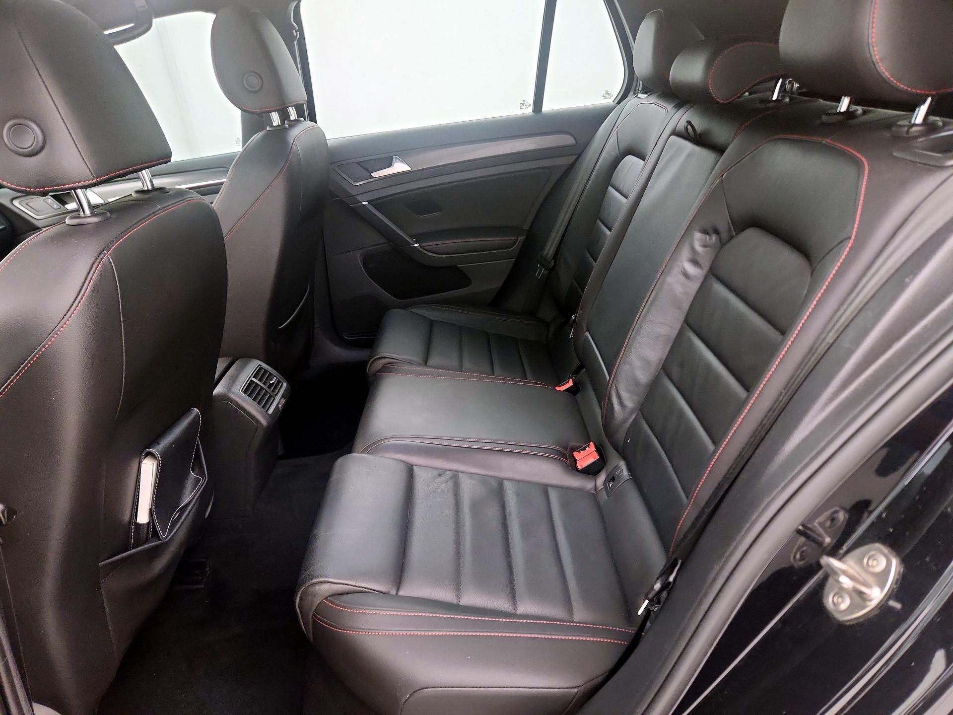 Thumbnail: 2019 Volkswagen Golf - 20