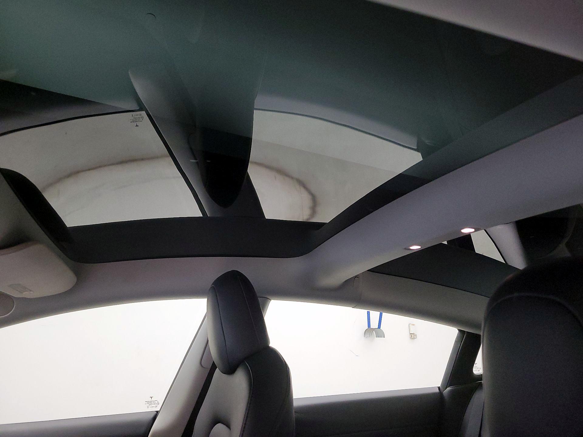 Thumbnail: 2021 Tesla Model 3 - 17