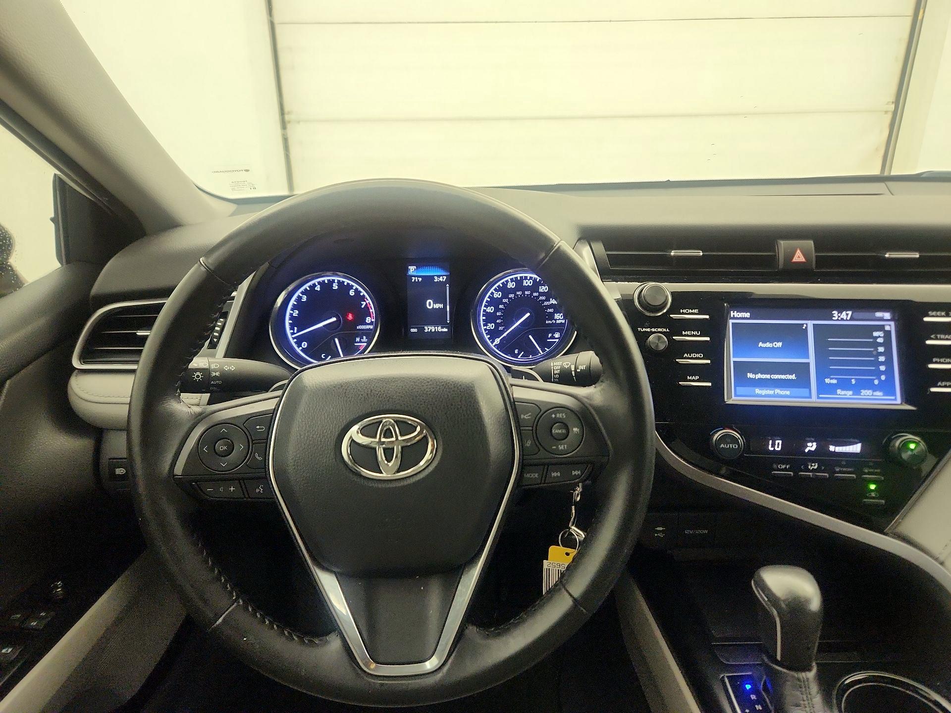 Thumbnail: 2019 Toyota Camry - 10