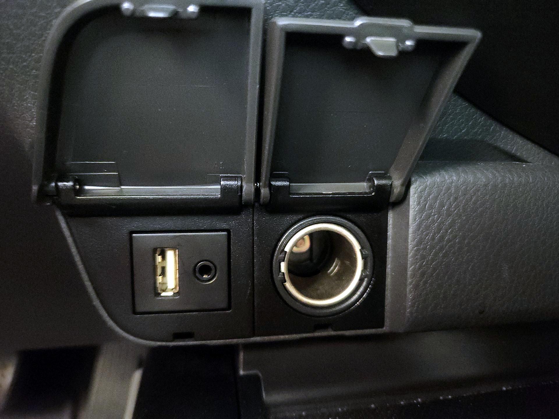 Thumbnail: 2019 Toyota Camry - 18