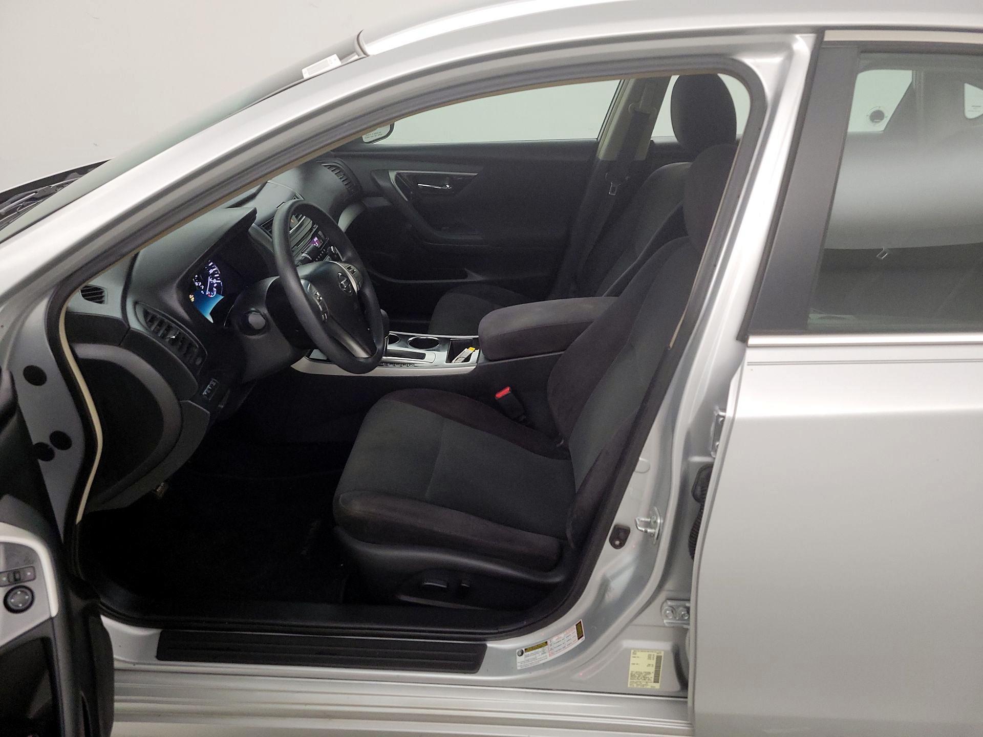 Thumbnail: 2013 Nissan Altima - 9