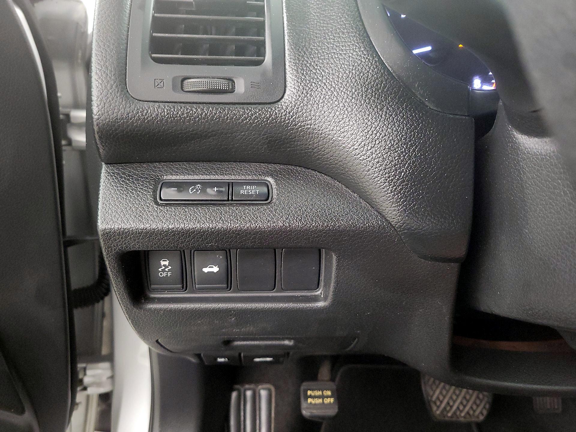 Thumbnail: 2013 Nissan Altima - 11