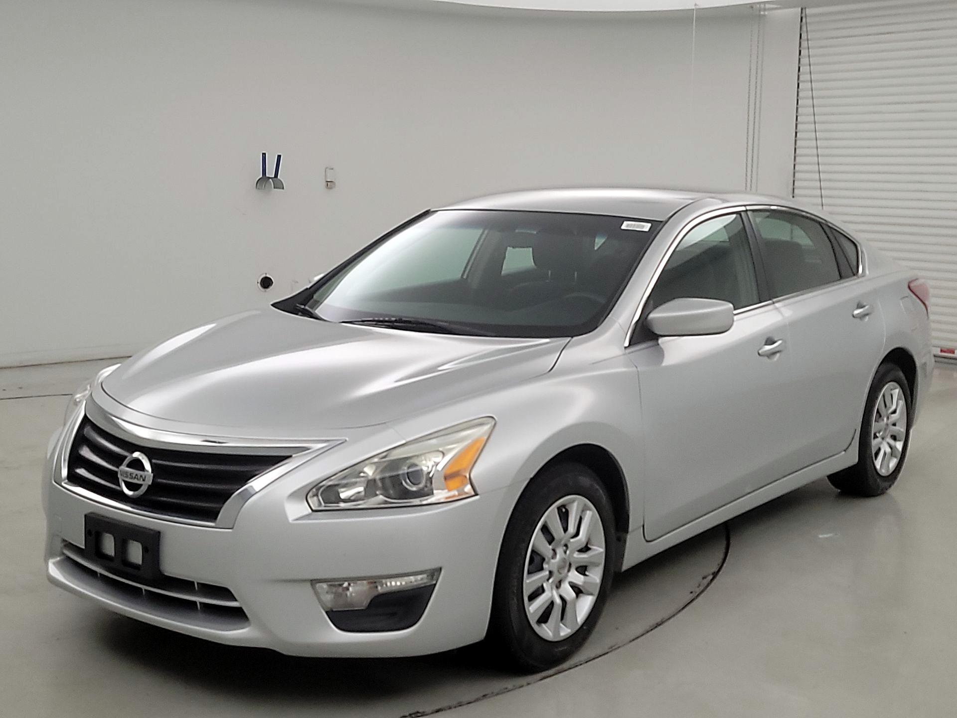 Thumbnail: 2013 Nissan Altima - 3