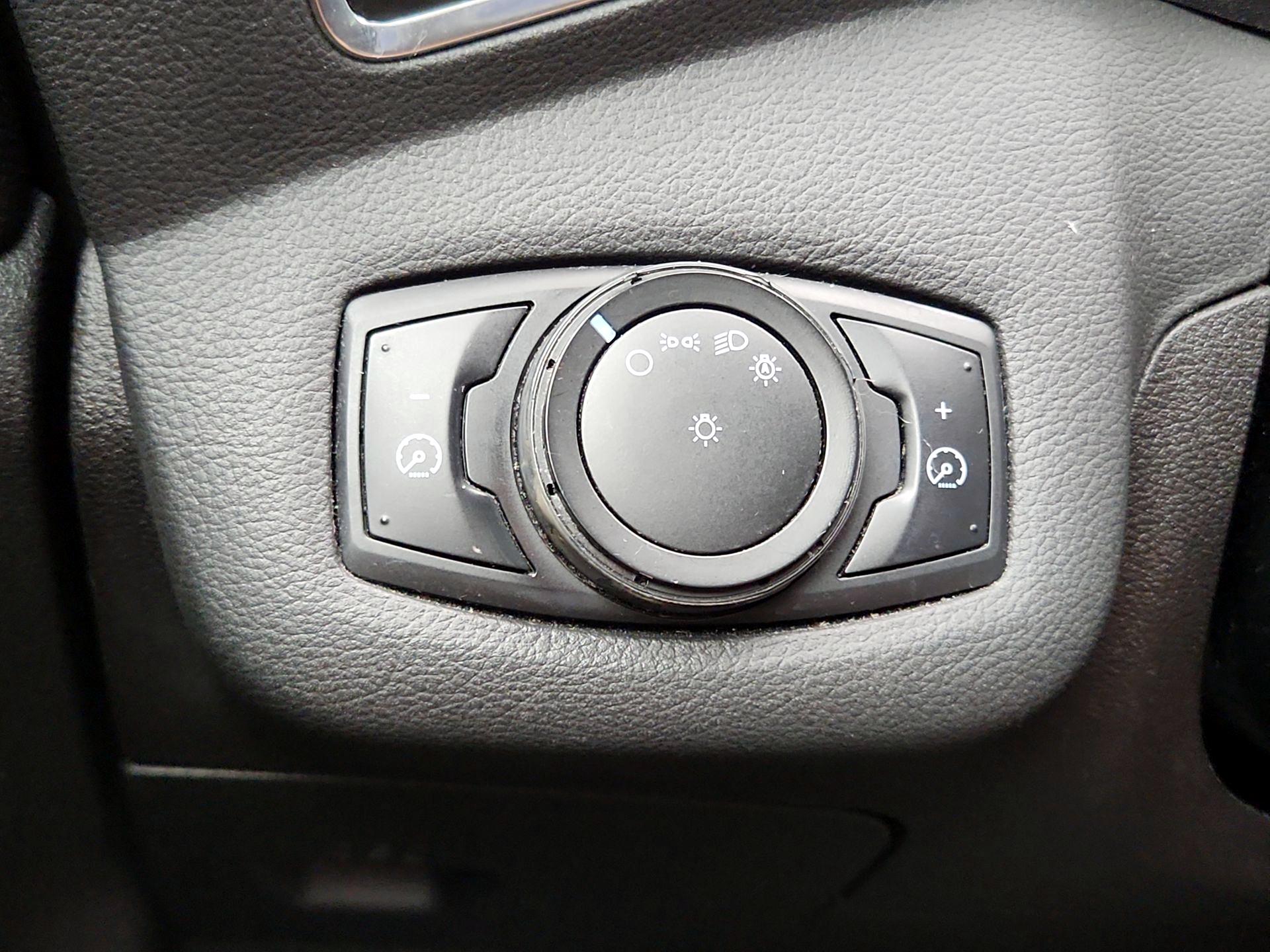 Thumbnail: 2013 Ford C-Max - 13