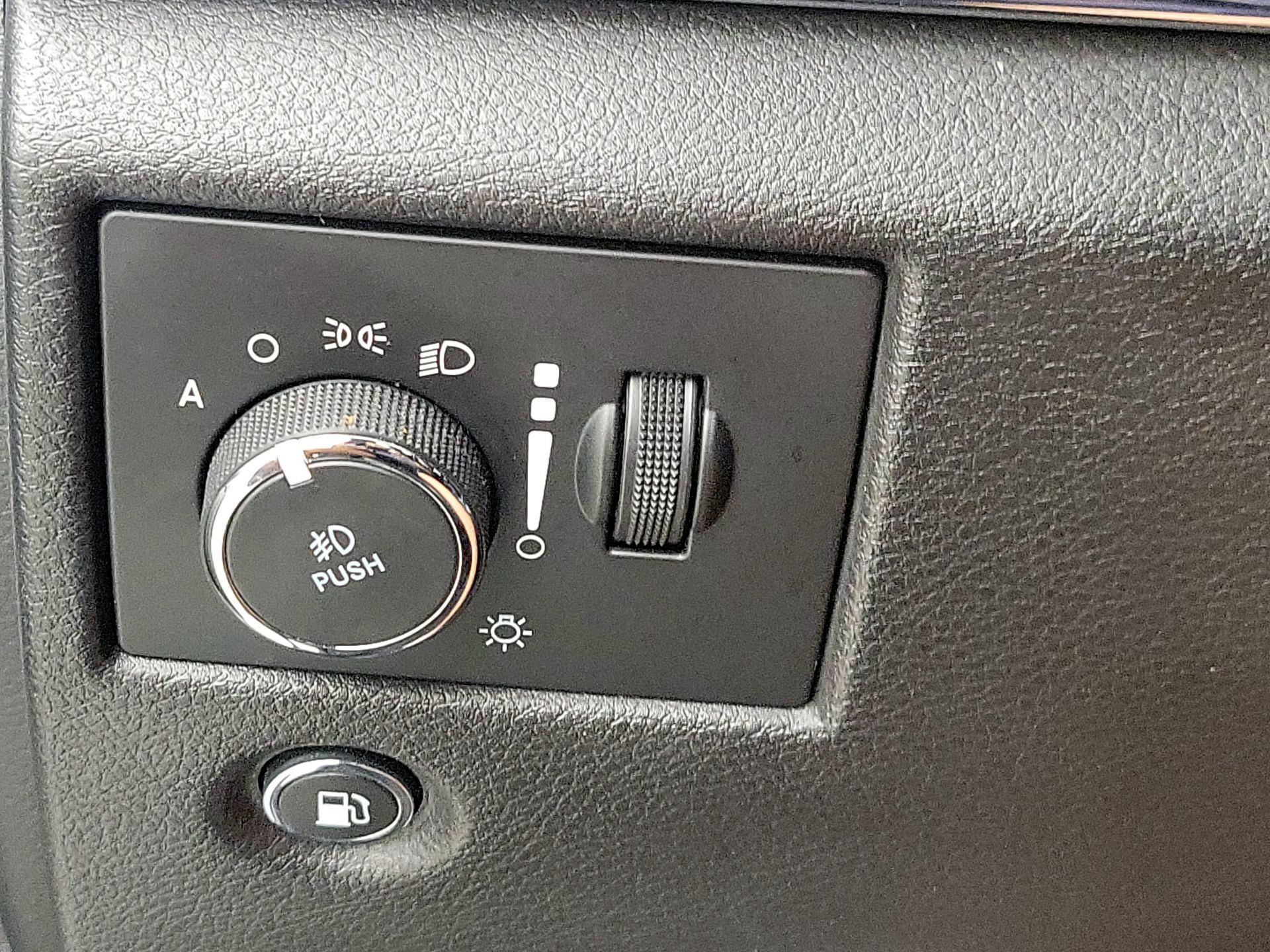 Thumbnail: 2019 Jeep Grand Cherokee - 13