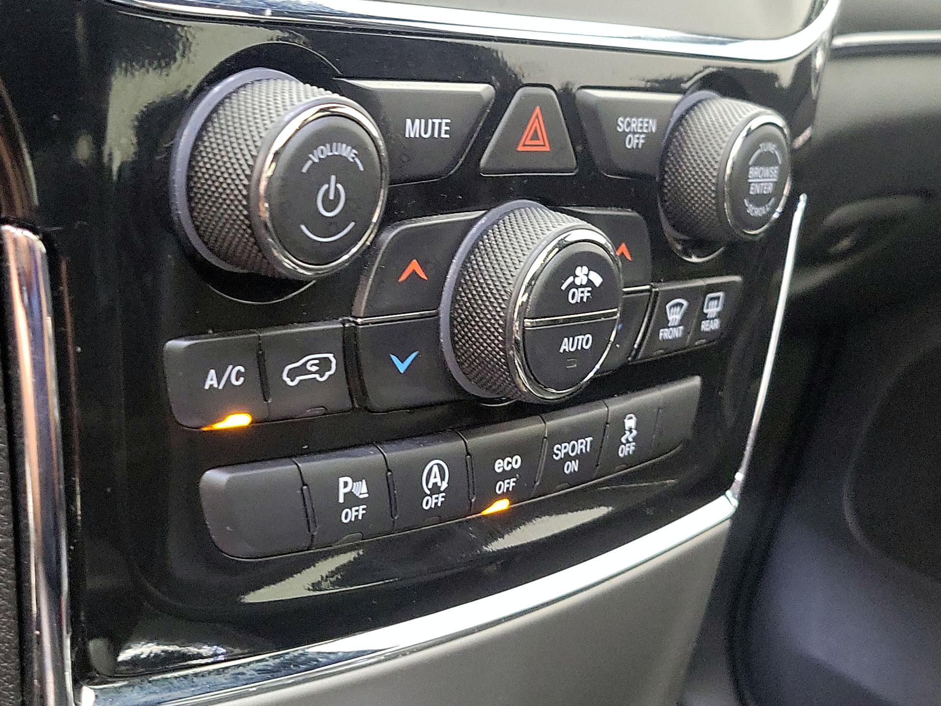 Thumbnail: 2019 Jeep Grand Cherokee - 17